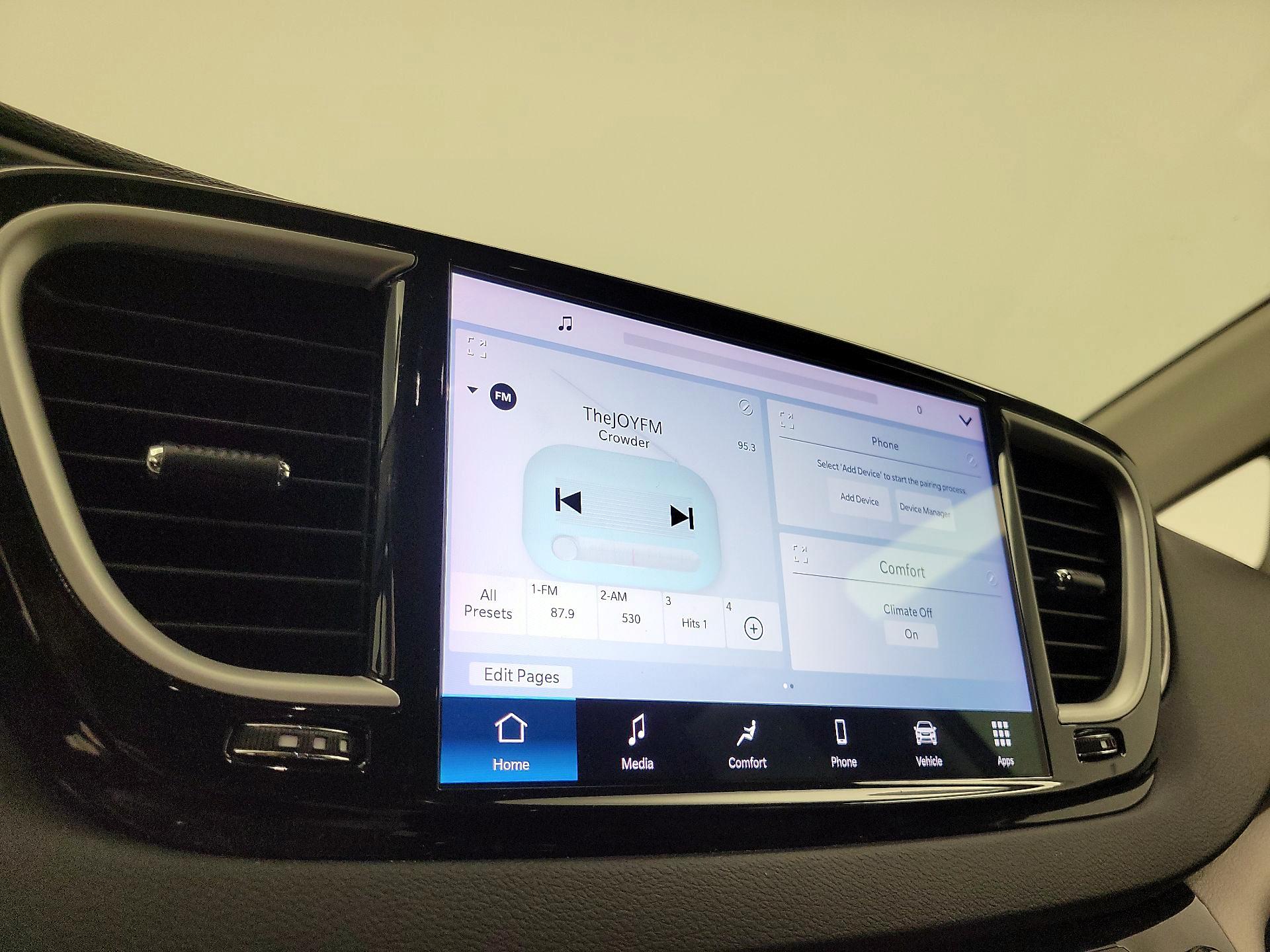 Thumbnail: 2023 Chrysler Pacifica - 15