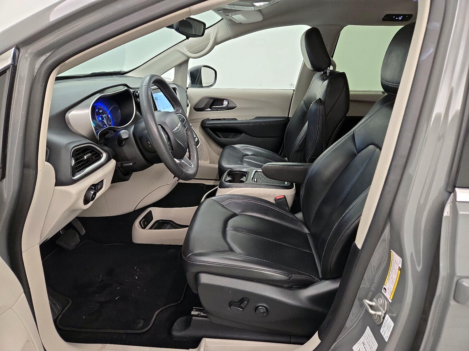 Thumbnail: 2023 Chrysler Pacifica - 11