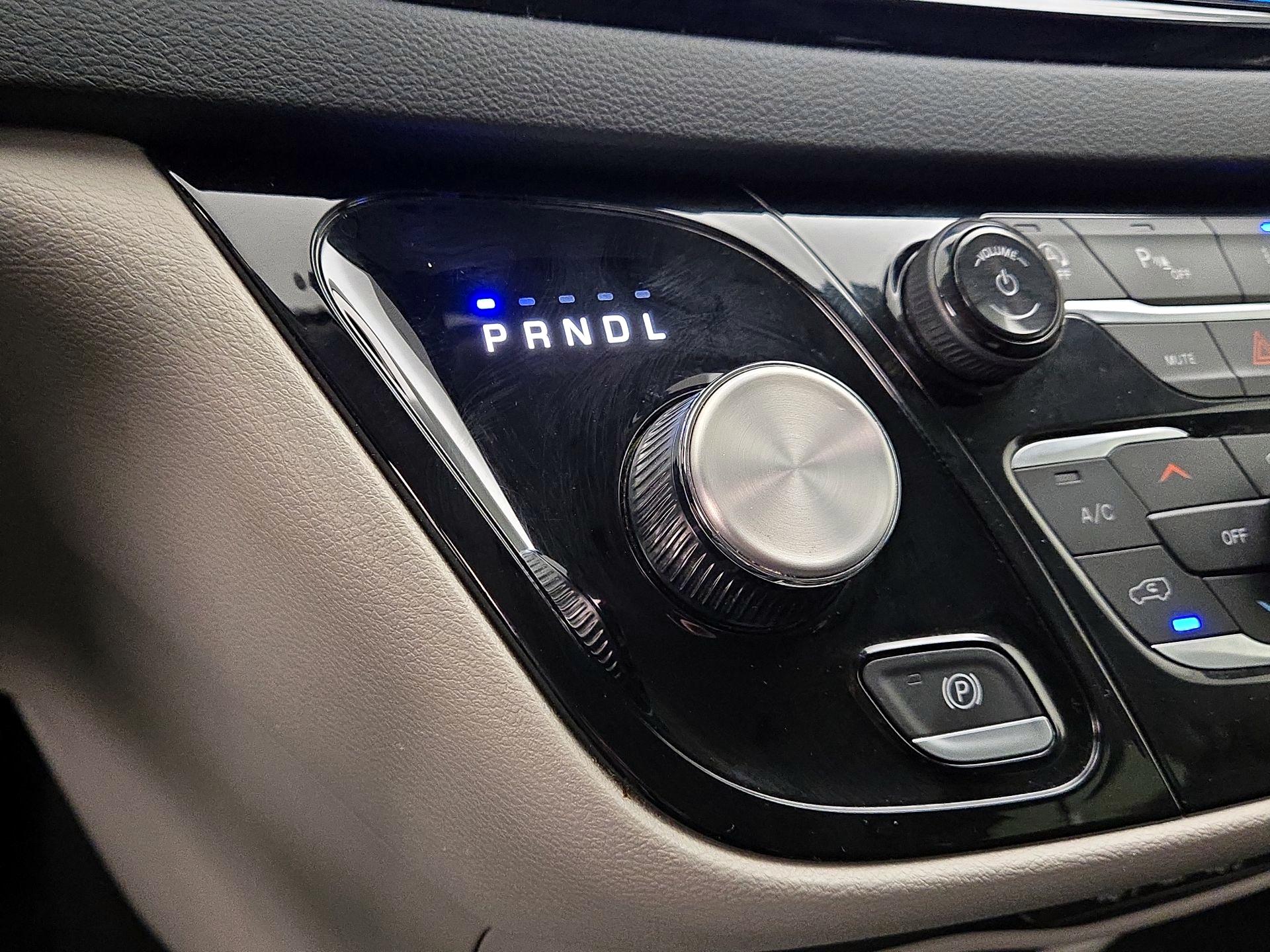 Thumbnail: 2023 Chrysler Pacifica - 17