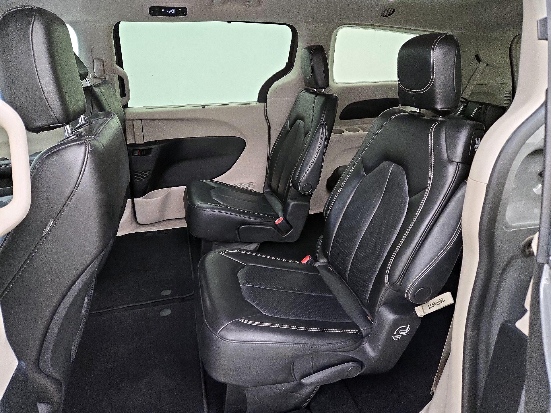 Thumbnail: 2023 Chrysler Pacifica - 19