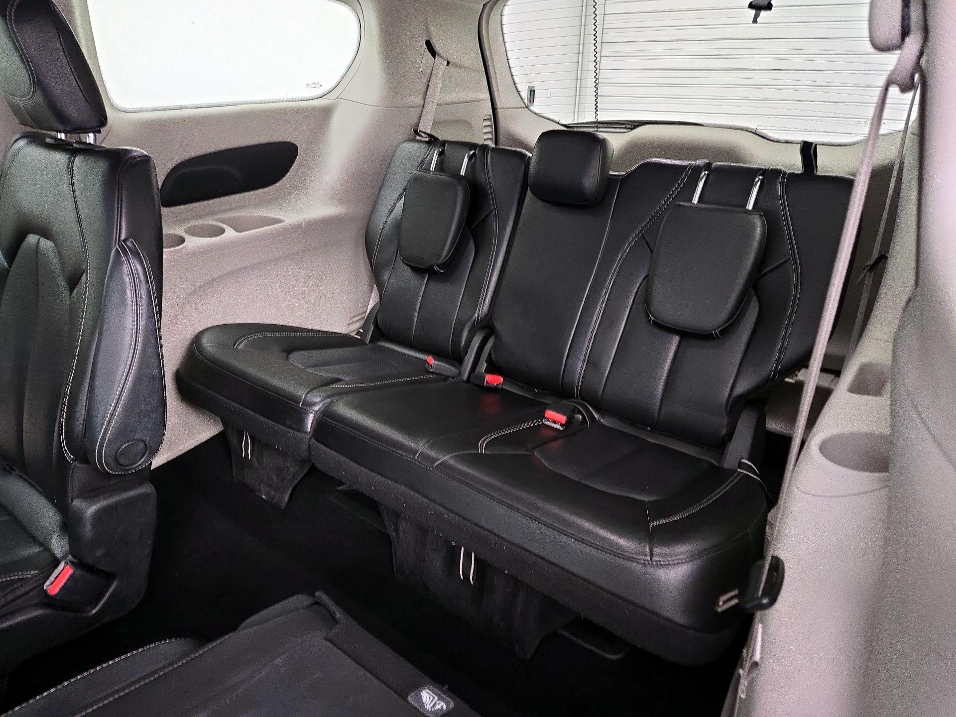 Thumbnail: 2023 Chrysler Pacifica - 20