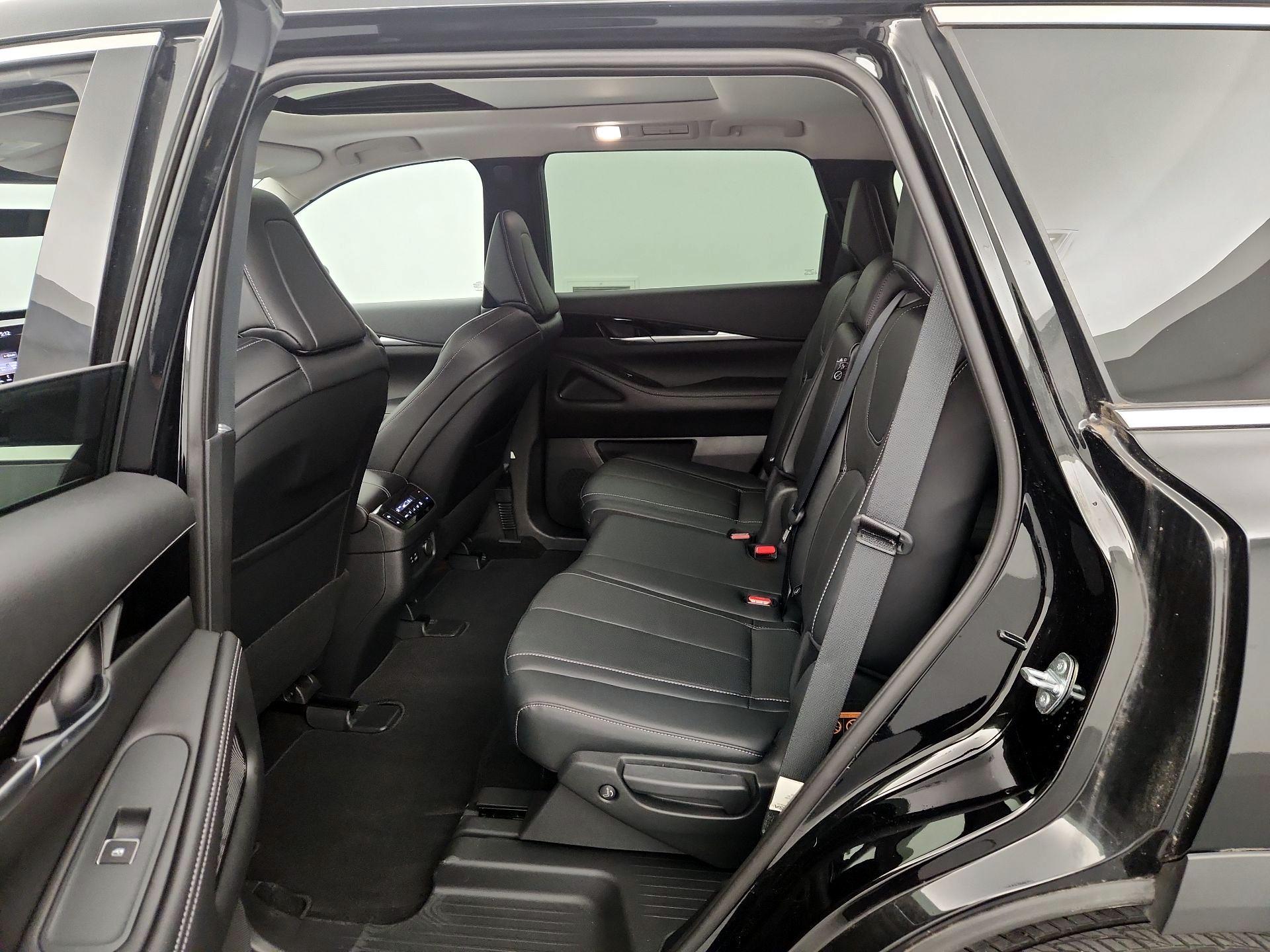 Thumbnail: 2023 INFINITI QX60 - 19