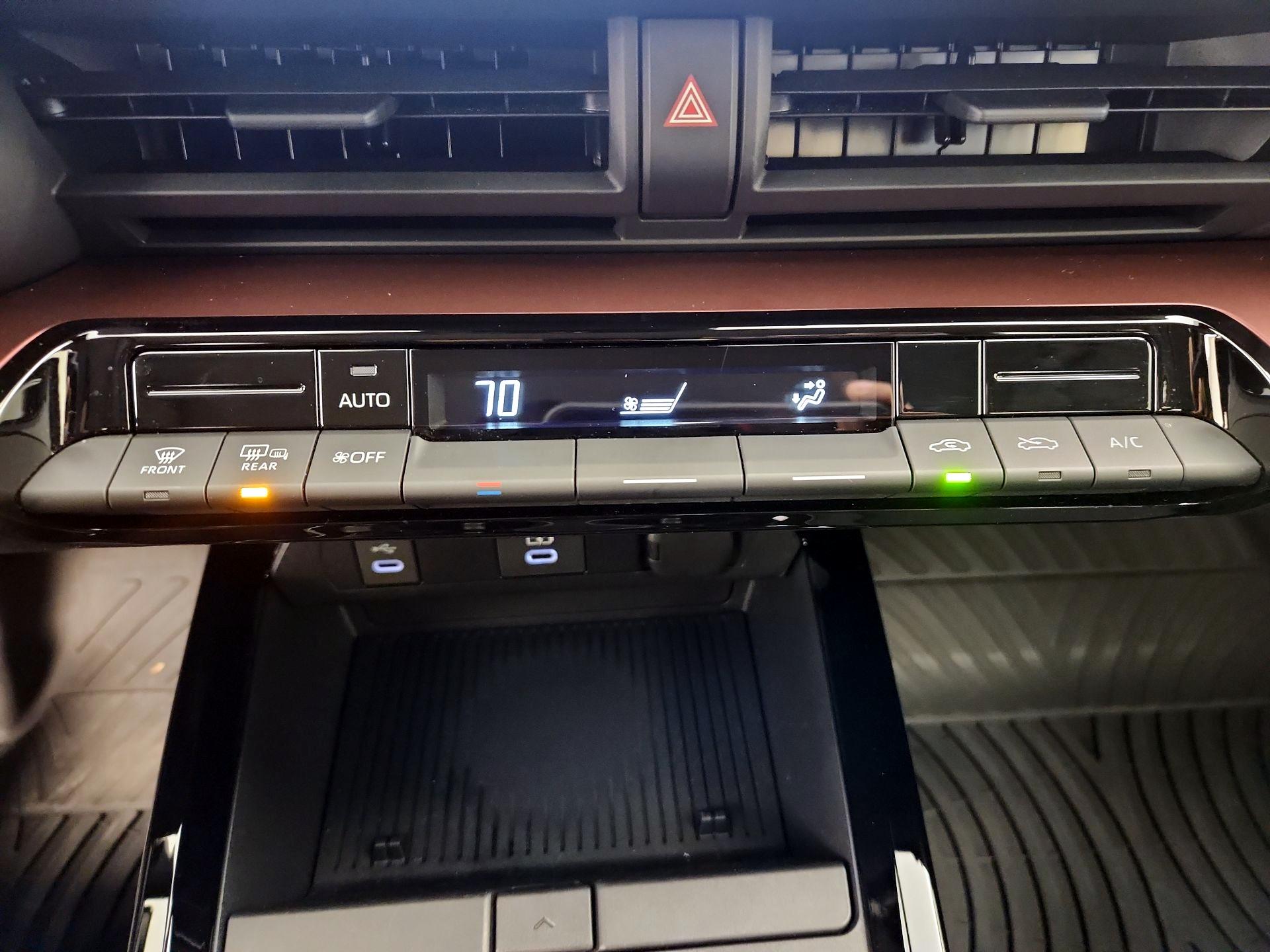 Thumbnail: 2024 Toyota Prius Prime - 16