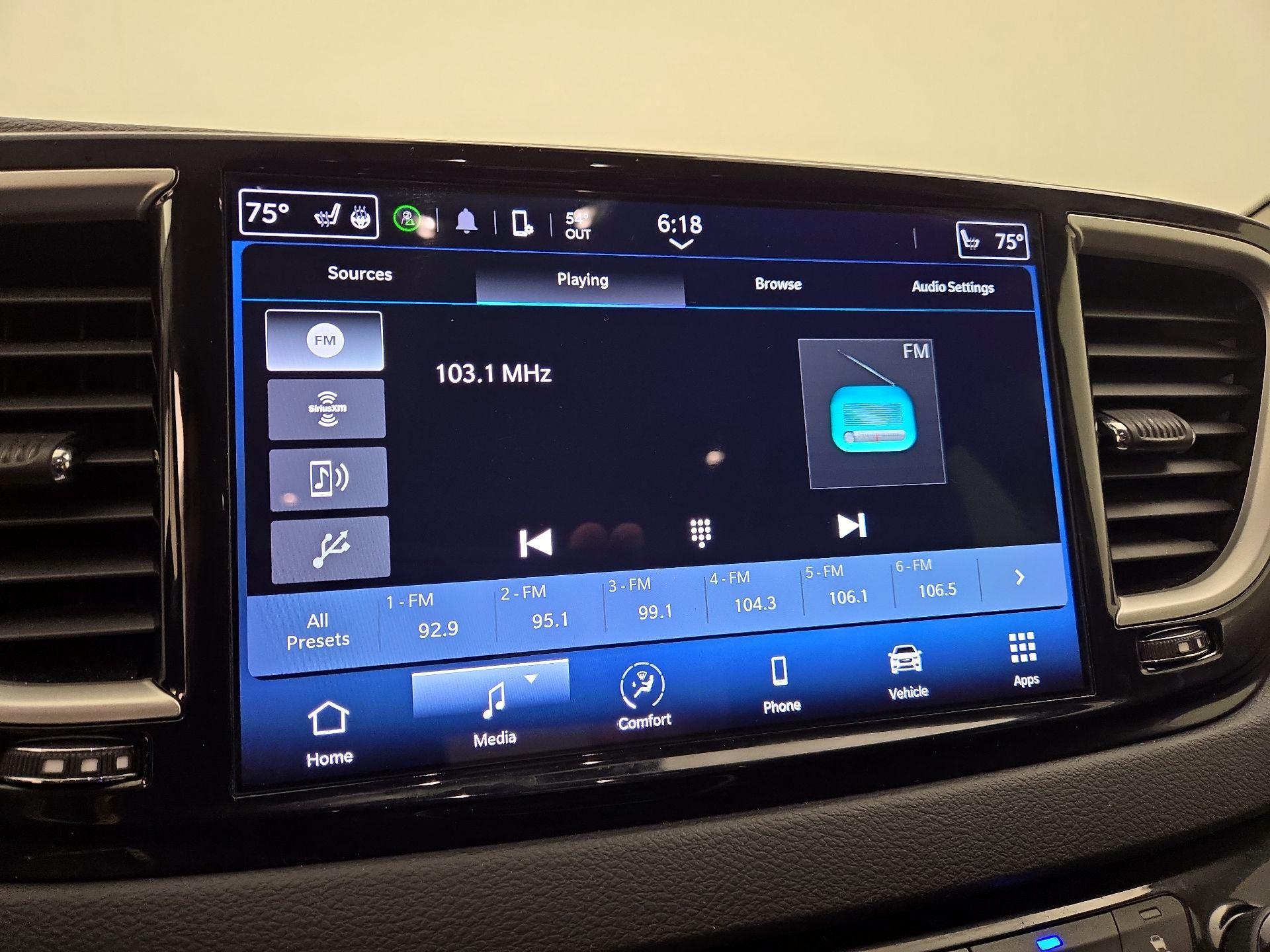 Thumbnail: 2023 Chrysler Pacifica - 15