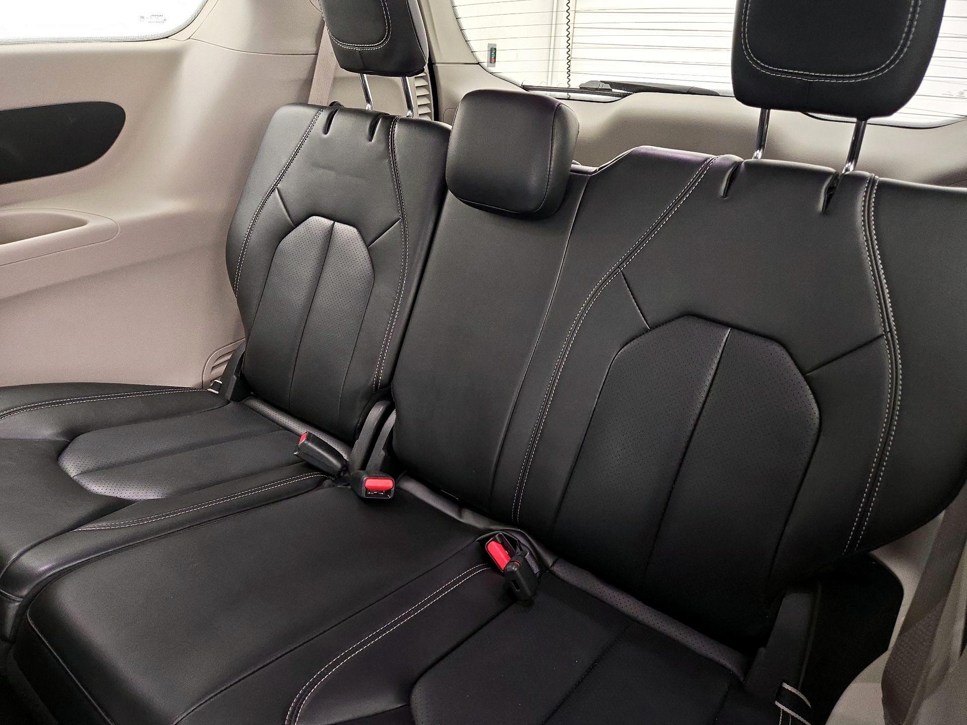 Thumbnail: 2023 Chrysler Pacifica - 20