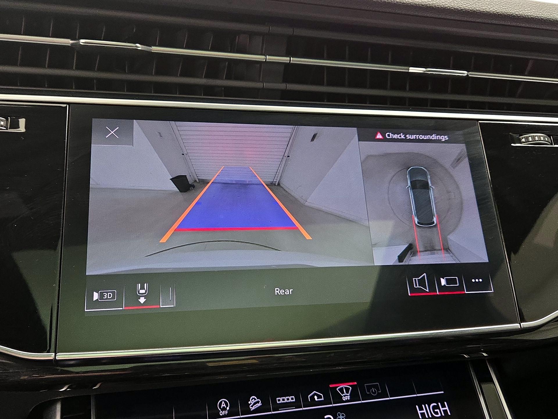 Thumbnail: 2021 Audi Q7 - 15