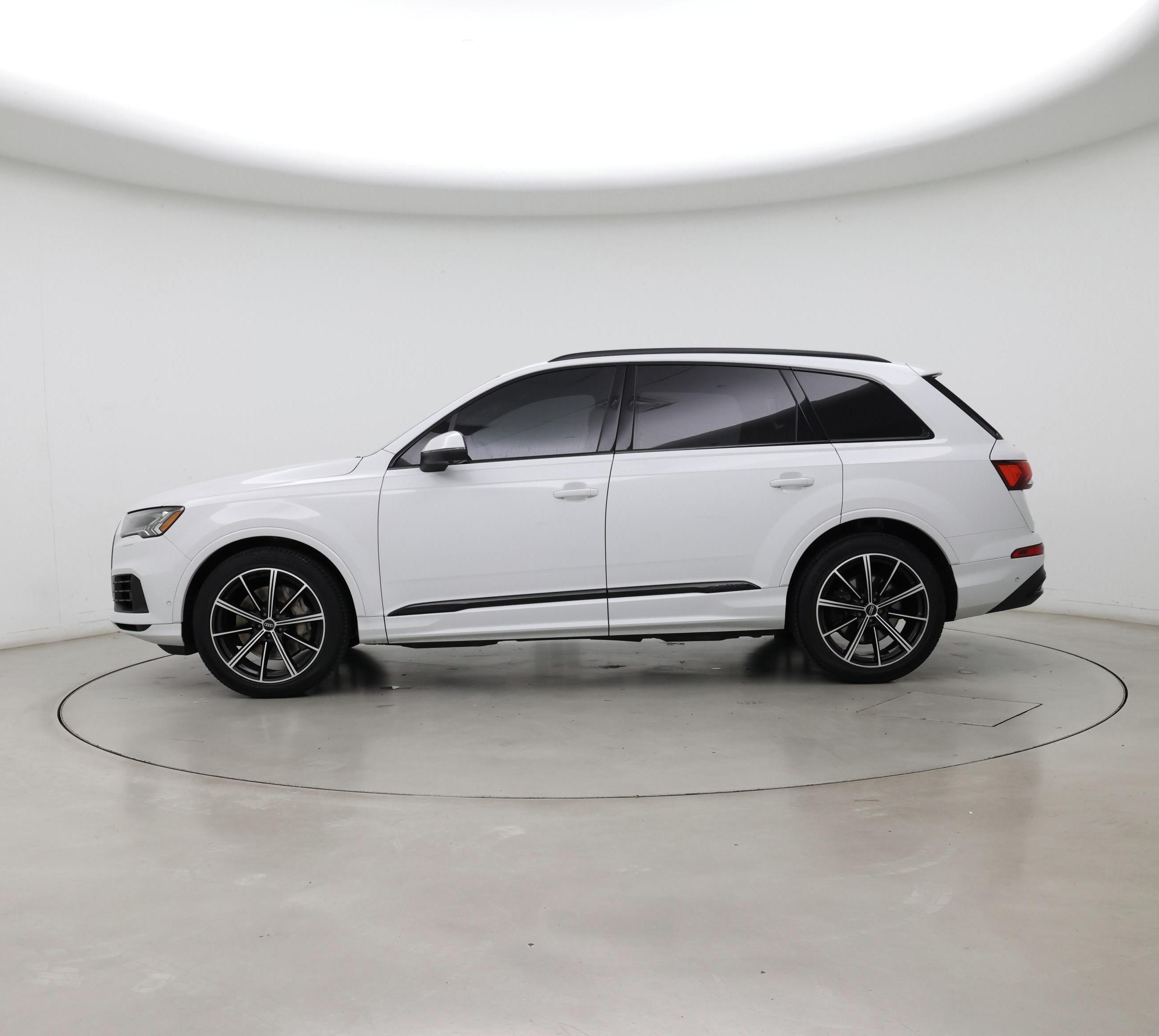 Thumbnail: 2021 Audi Q7 - 3