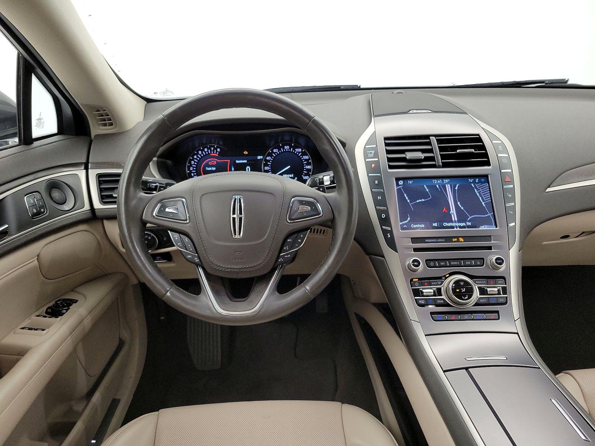 Thumbnail: 2020 Lincoln MKZ - 10