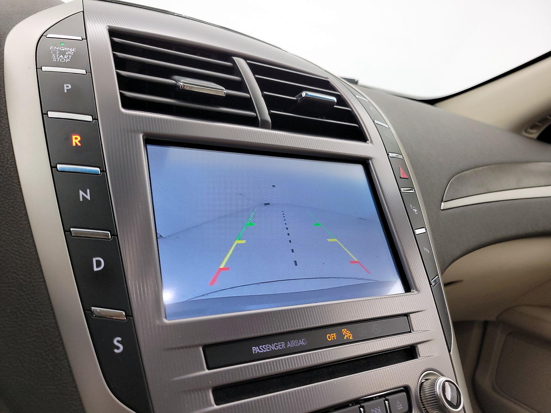 Thumbnail: 2020 Lincoln MKZ - 15