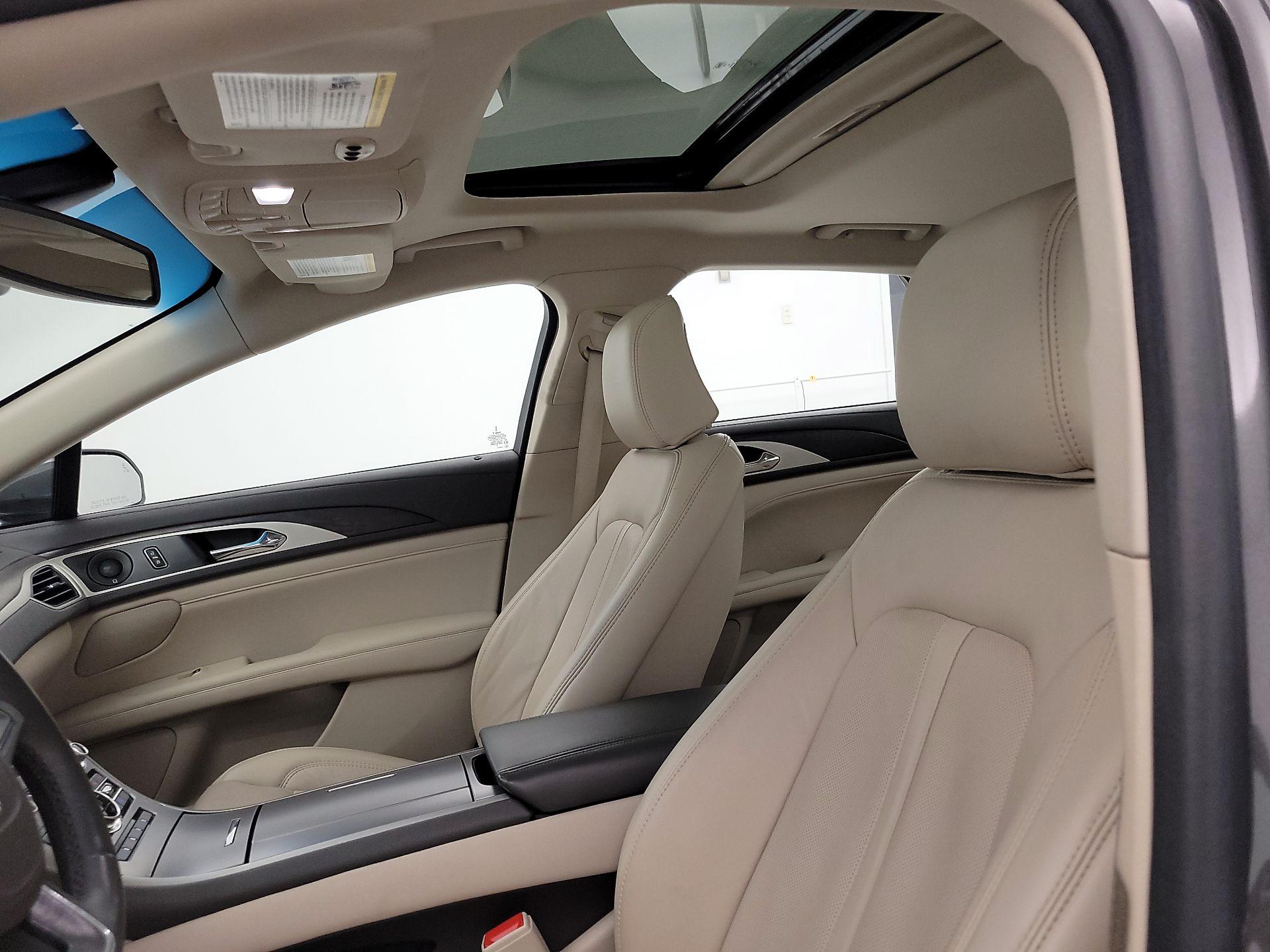 Thumbnail: 2020 Lincoln MKZ - 20