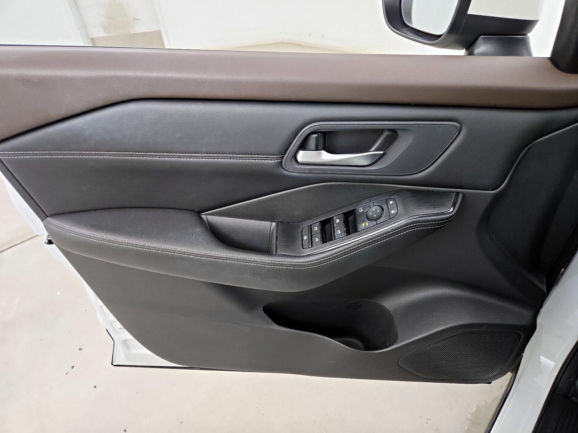 Thumbnail: 2023 Nissan Rogue - 12