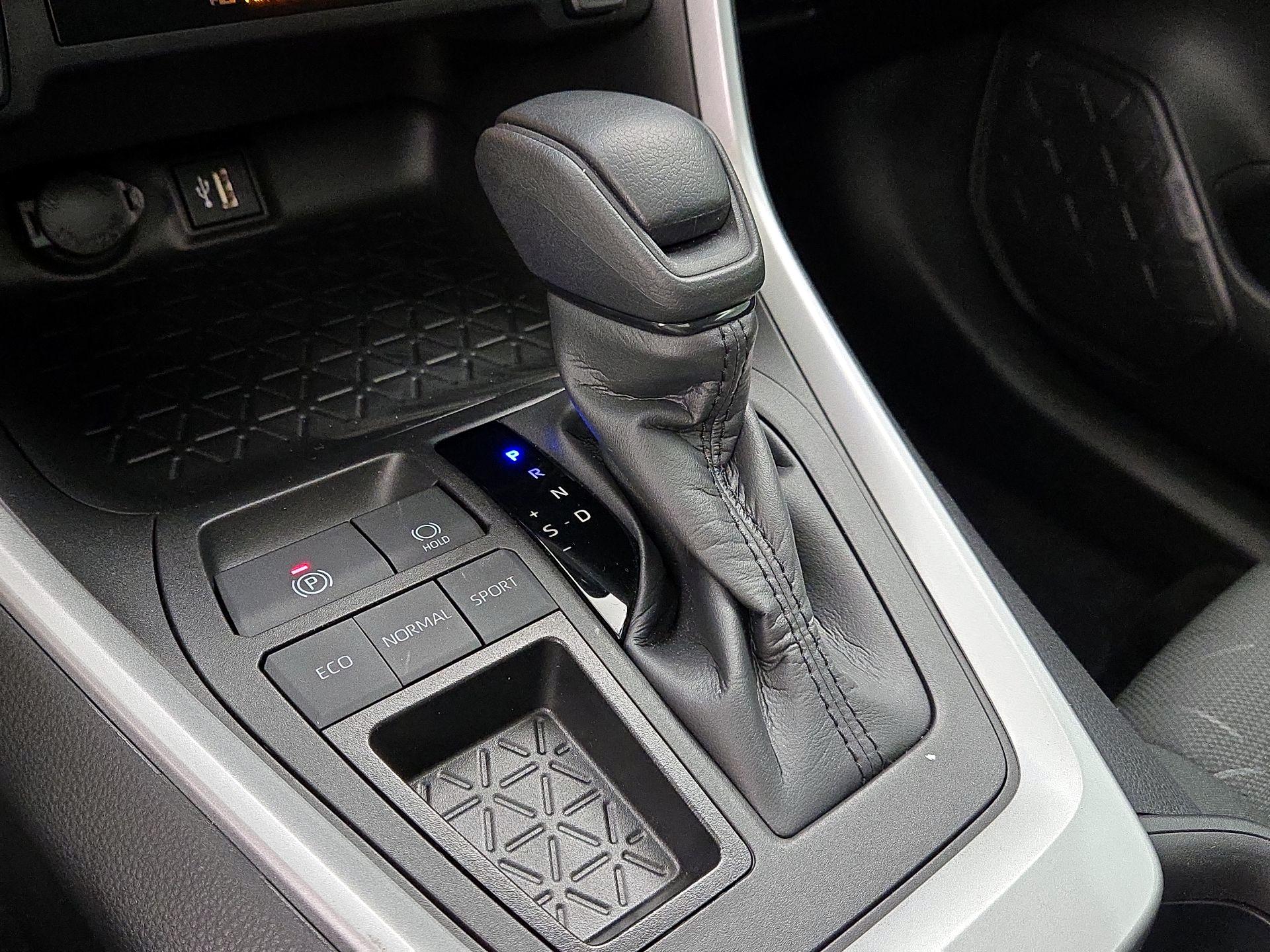 Thumbnail: 2024 Toyota RAV4 - 17