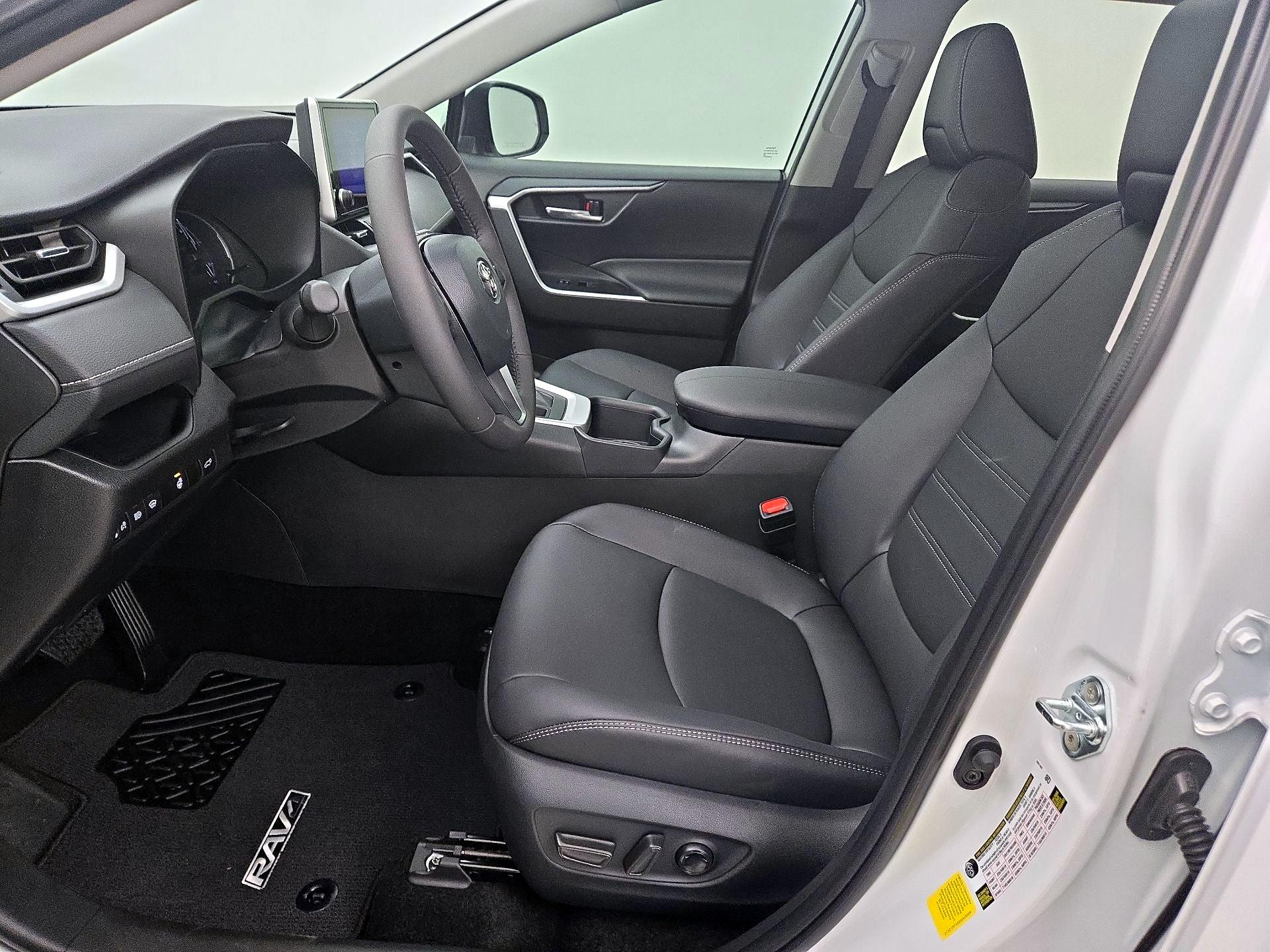 Thumbnail: 2025 Toyota RAV4 - 11