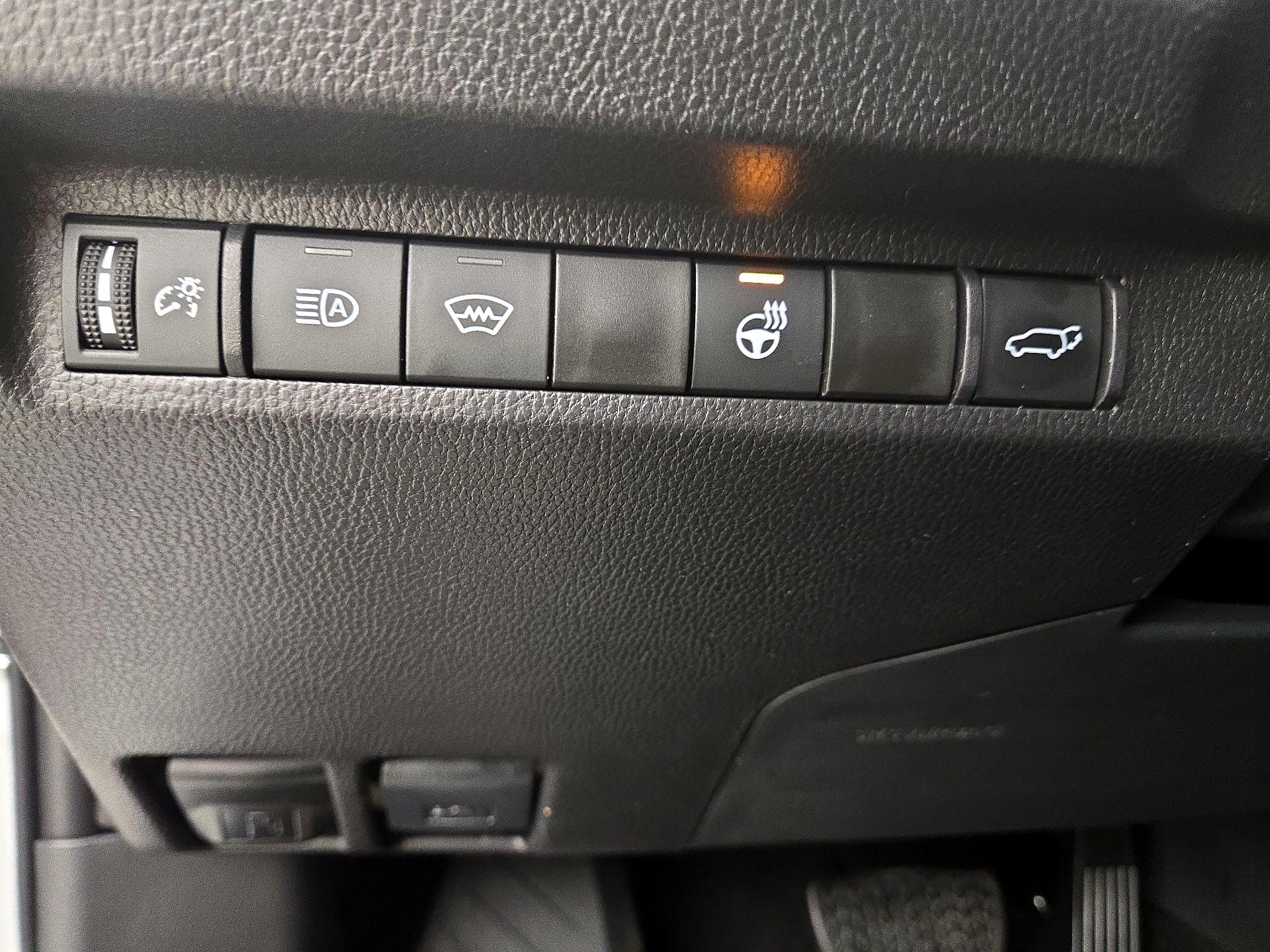 Thumbnail: 2025 Toyota RAV4 - 13