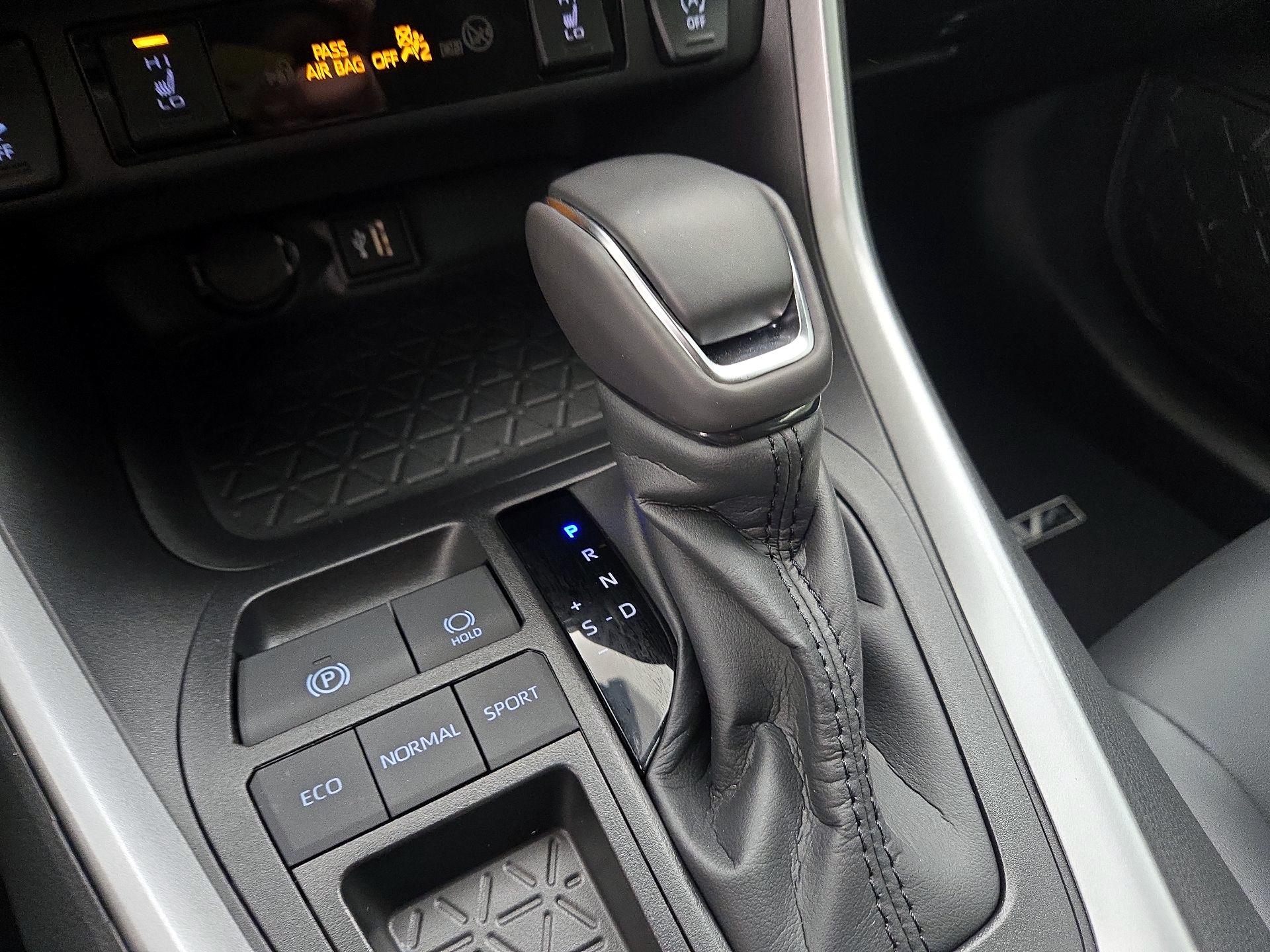 Thumbnail: 2025 Toyota RAV4 - 17