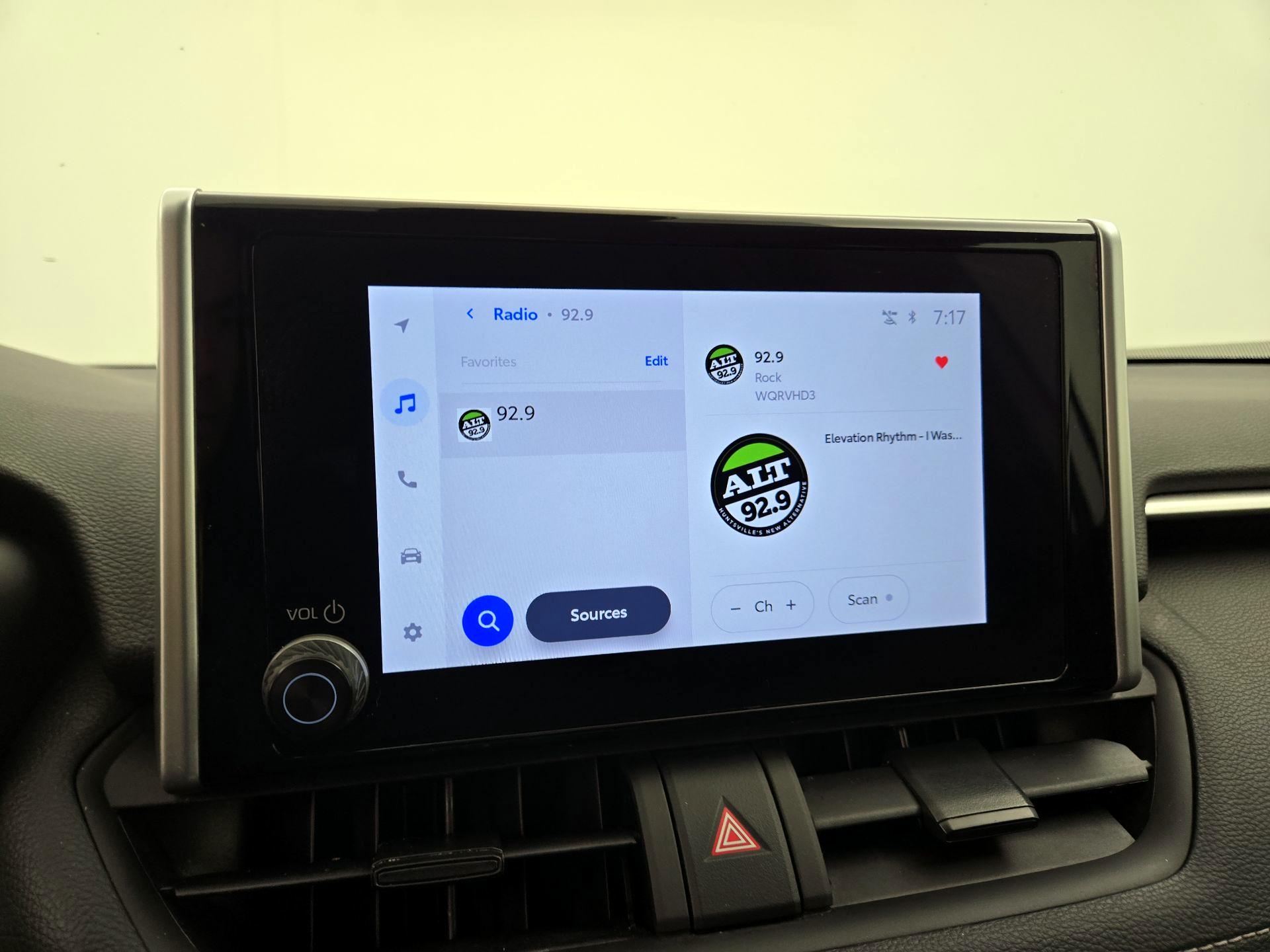 Thumbnail: 2024 Toyota RAV4 - 15