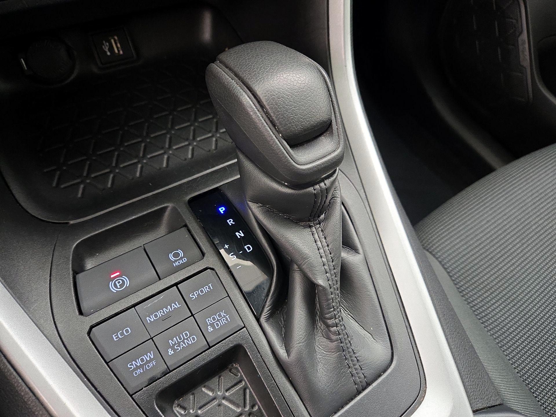 Thumbnail: 2024 Toyota RAV4 - 17