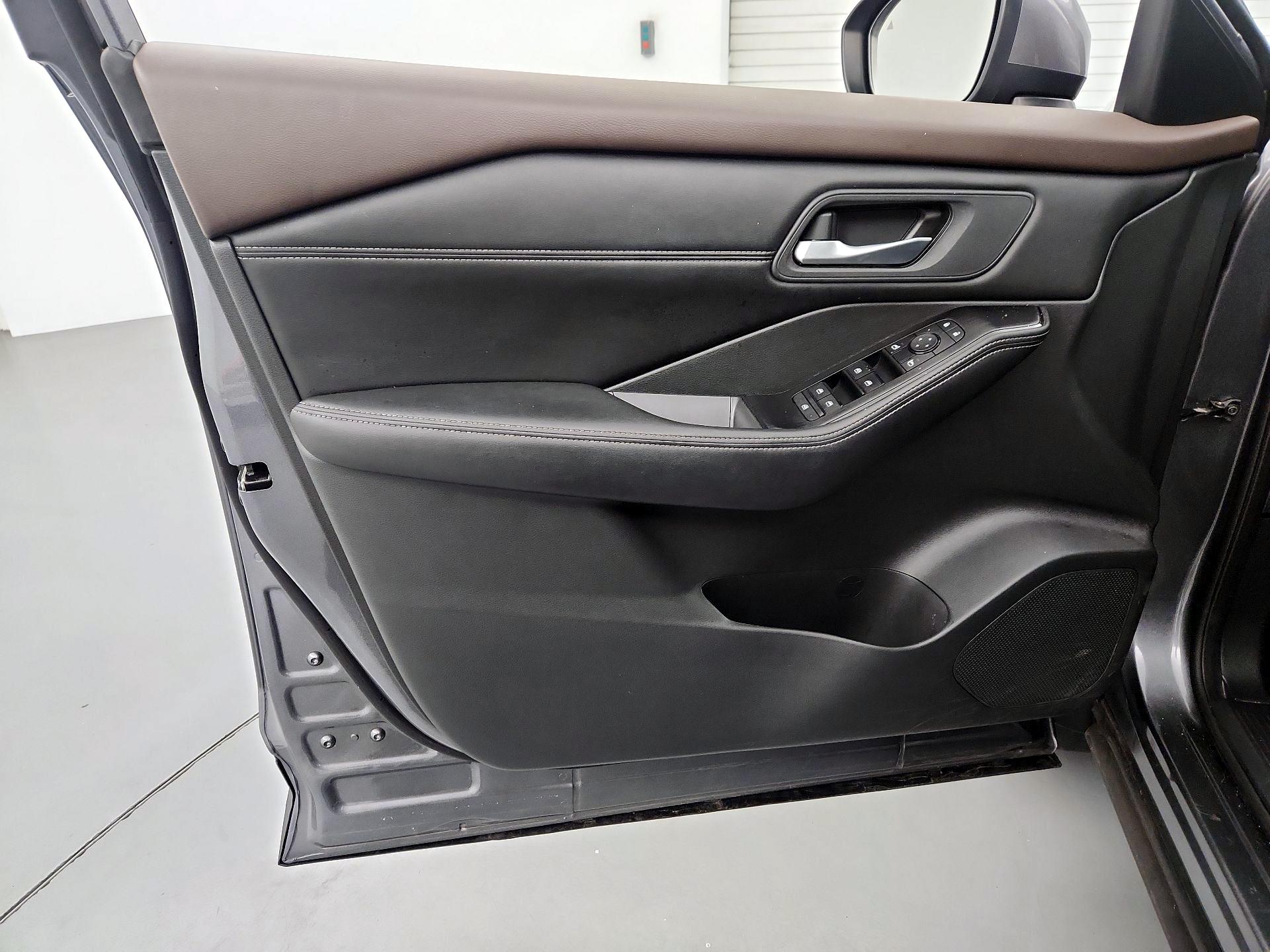 Thumbnail: 2022 Nissan Rogue - 12