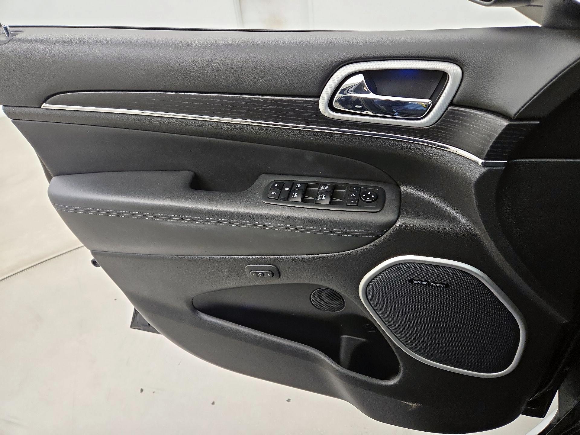 Thumbnail: 2021 Jeep Grand Cherokee - 12