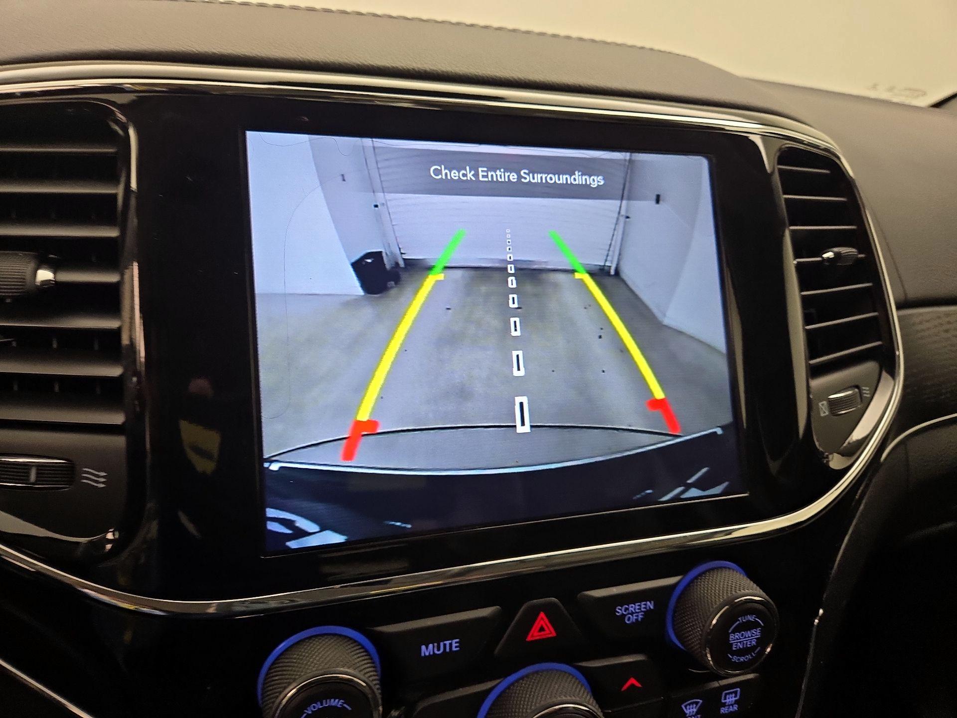 Thumbnail: 2021 Jeep Grand Cherokee - 15