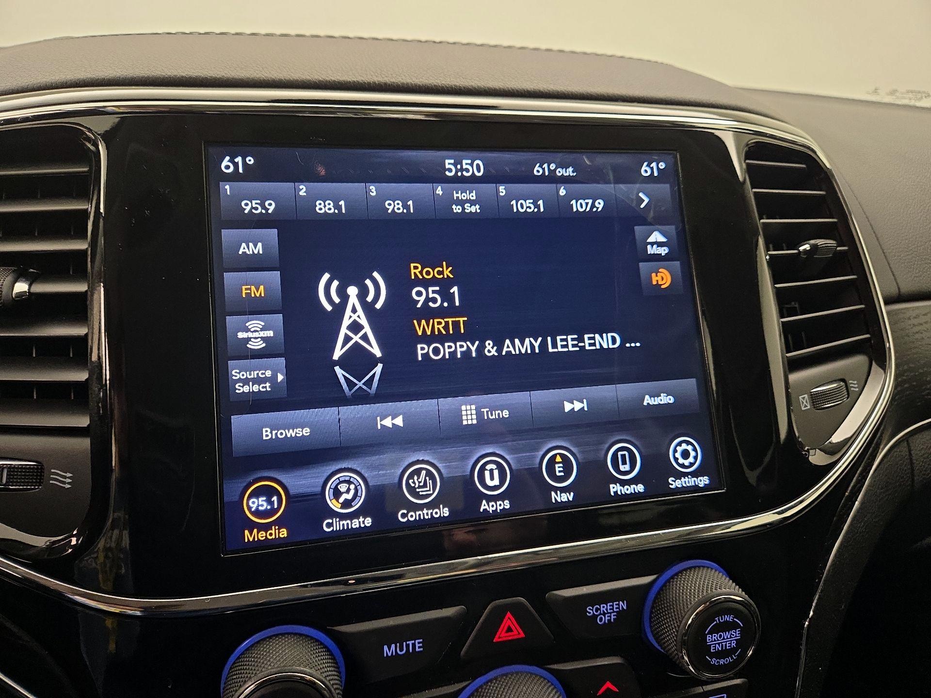 Thumbnail: 2021 Jeep Grand Cherokee - 16