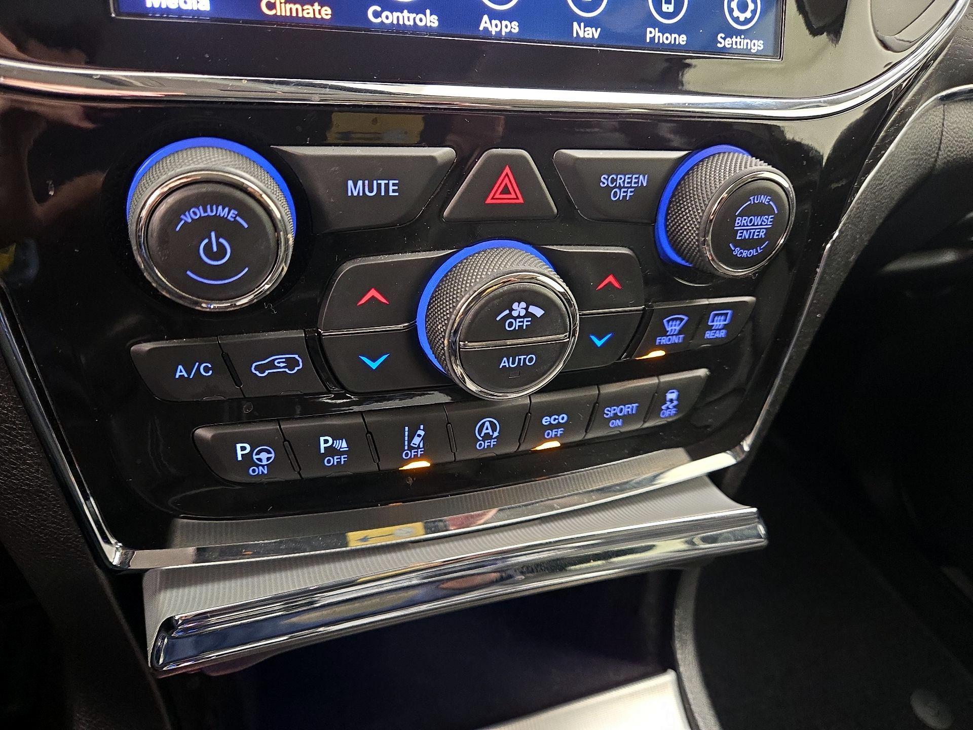 Thumbnail: 2021 Jeep Grand Cherokee - 17