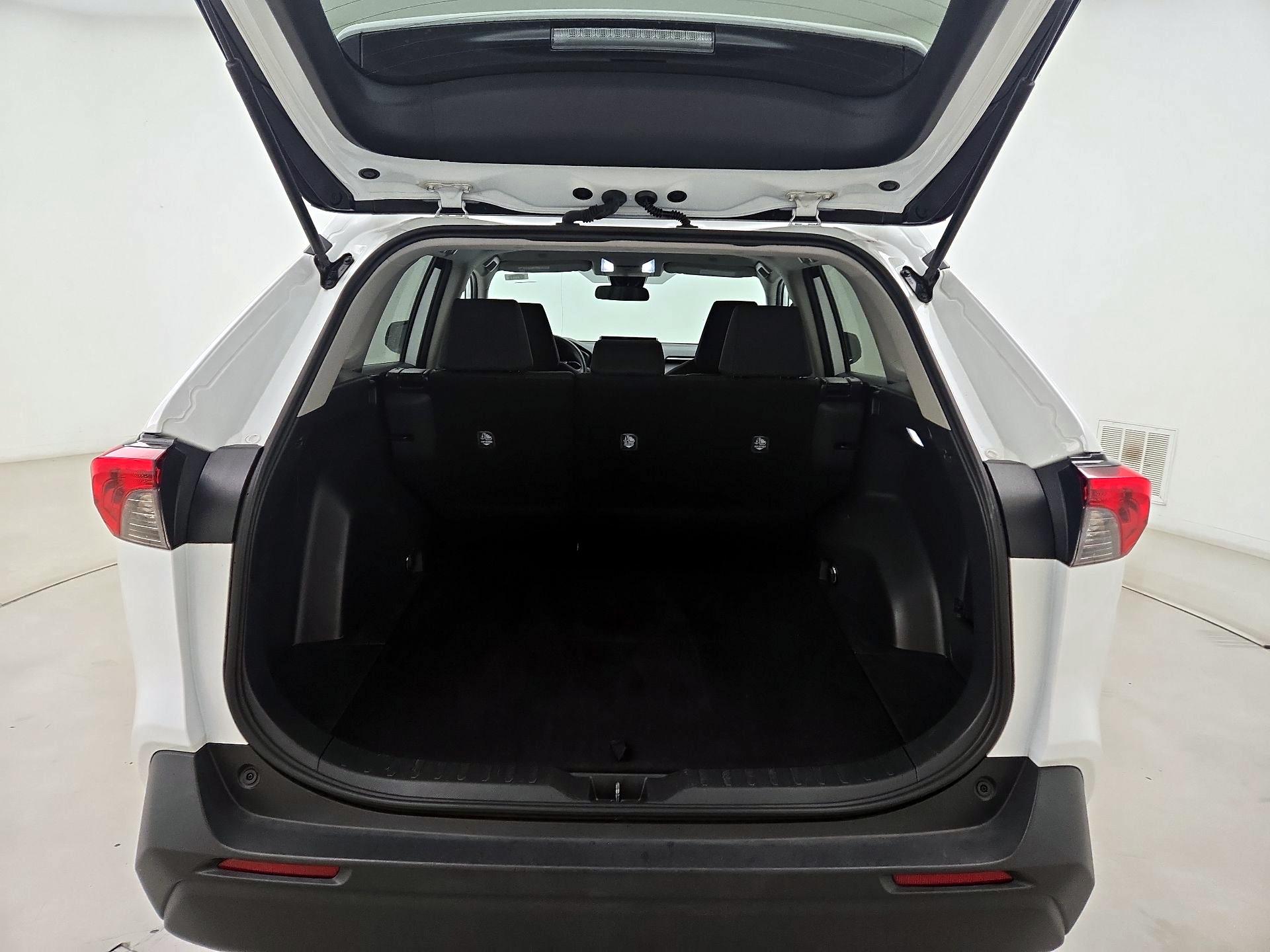 Thumbnail: 2024 Toyota RAV4 - 20