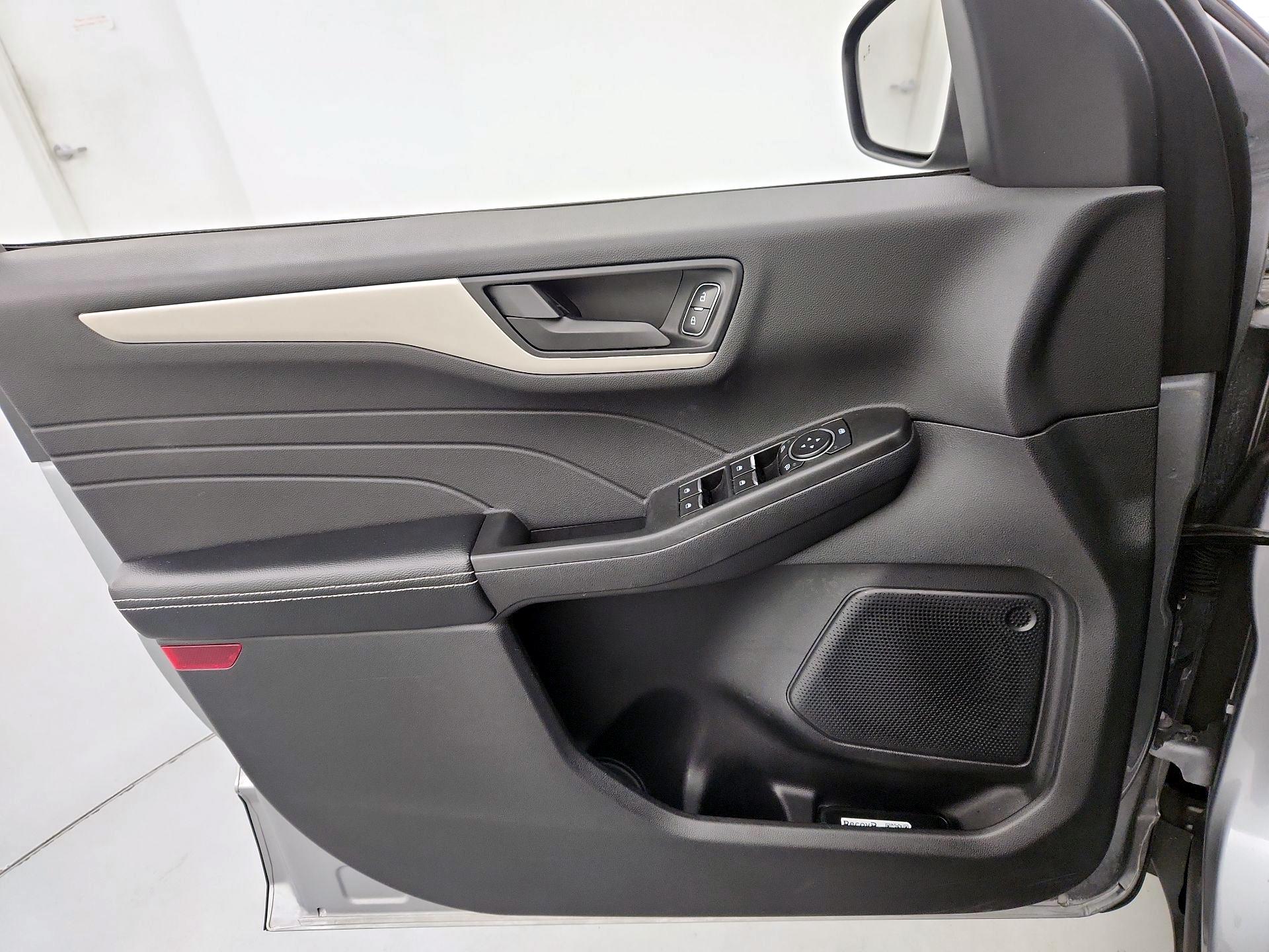 Thumbnail: 2022 Ford Escape - 12