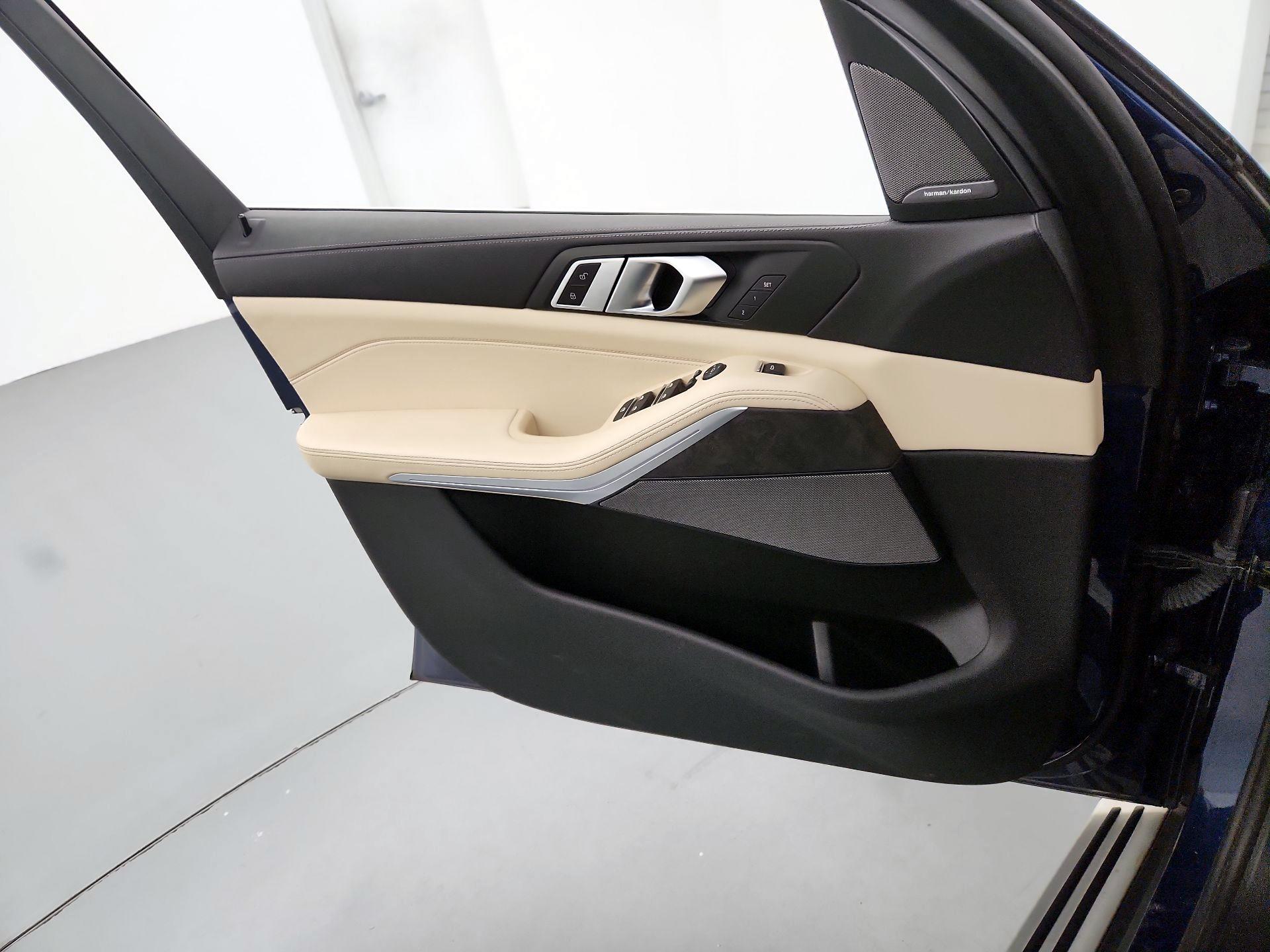 Thumbnail: 2021 BMW X5 - 12