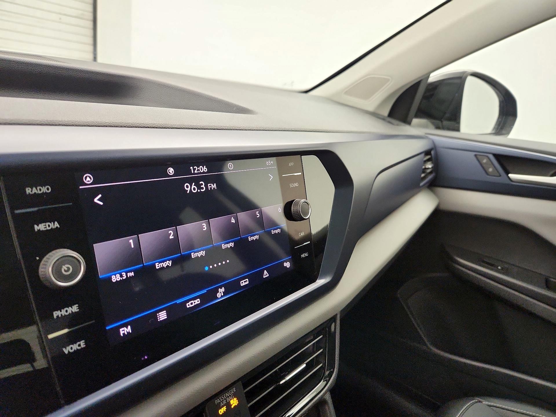 Thumbnail: 2023 Volkswagen Taos - 15