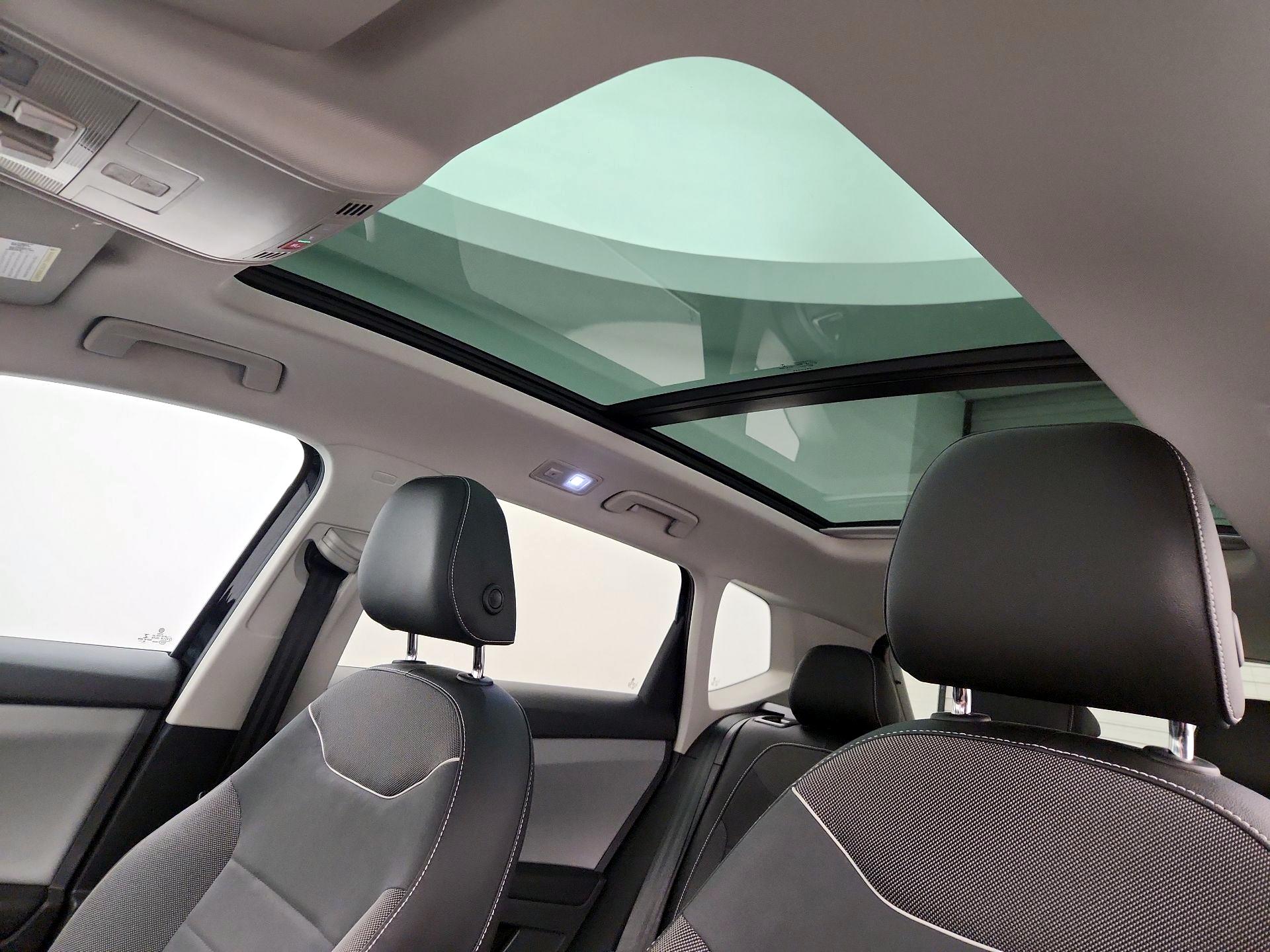 Thumbnail: 2023 Volkswagen Taos - 19