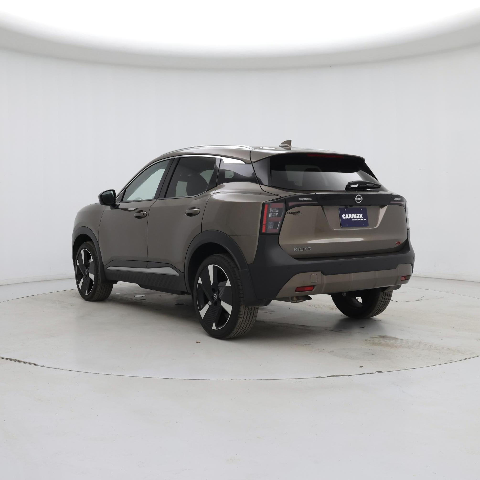 Thumbnail: 2025 Nissan Kicks - 2