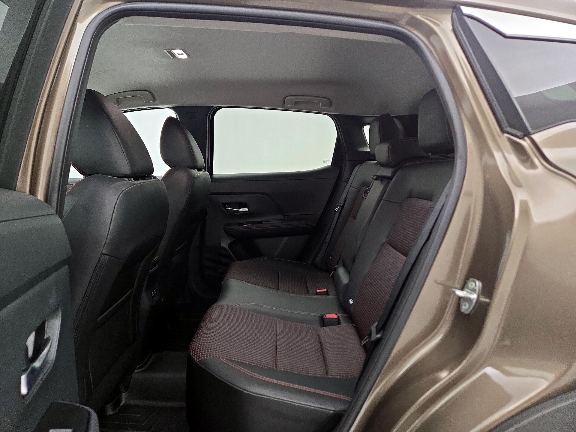 Thumbnail: 2025 Nissan Kicks - 19