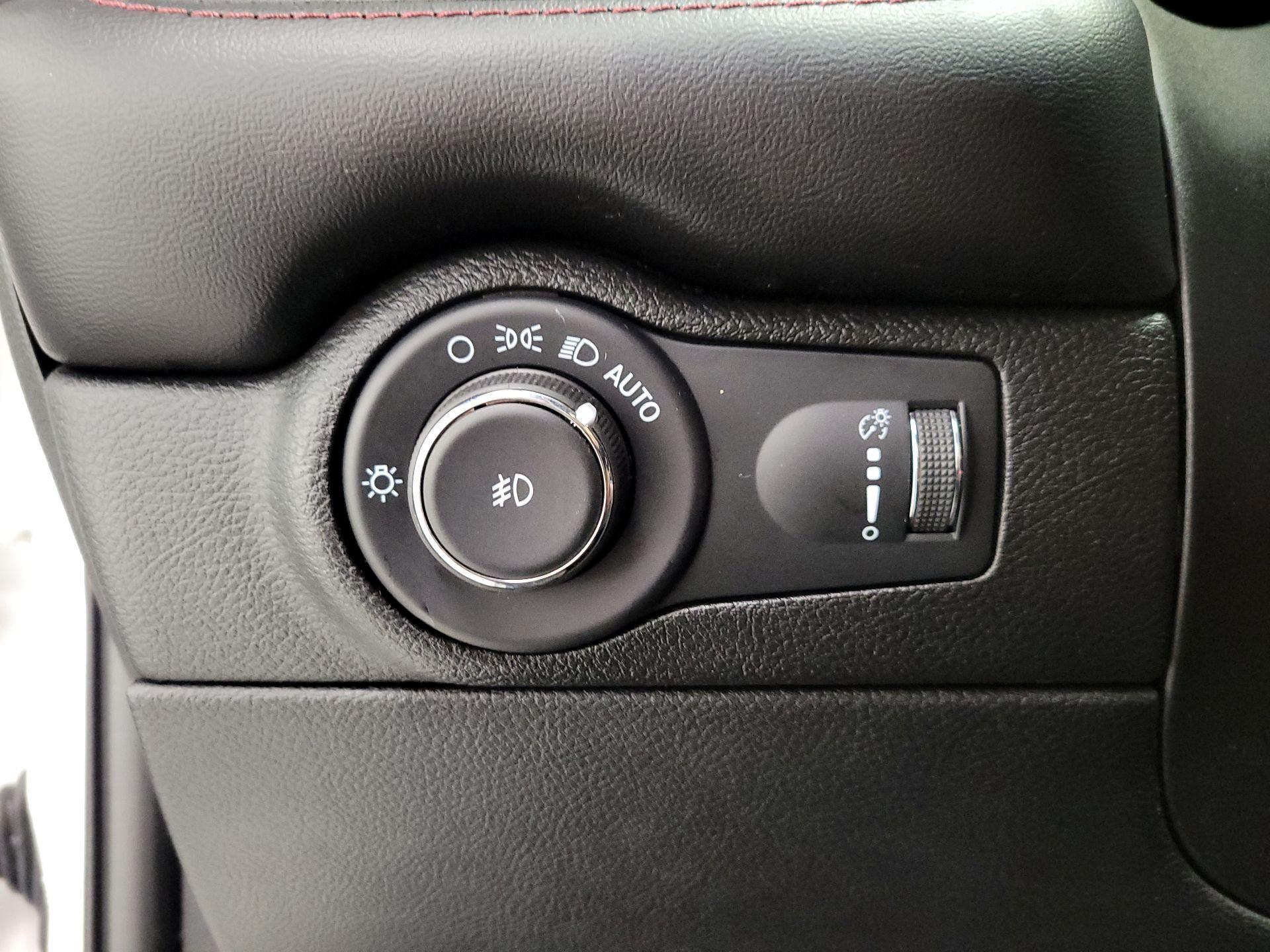 Thumbnail: 2022 Dodge Durango - 13