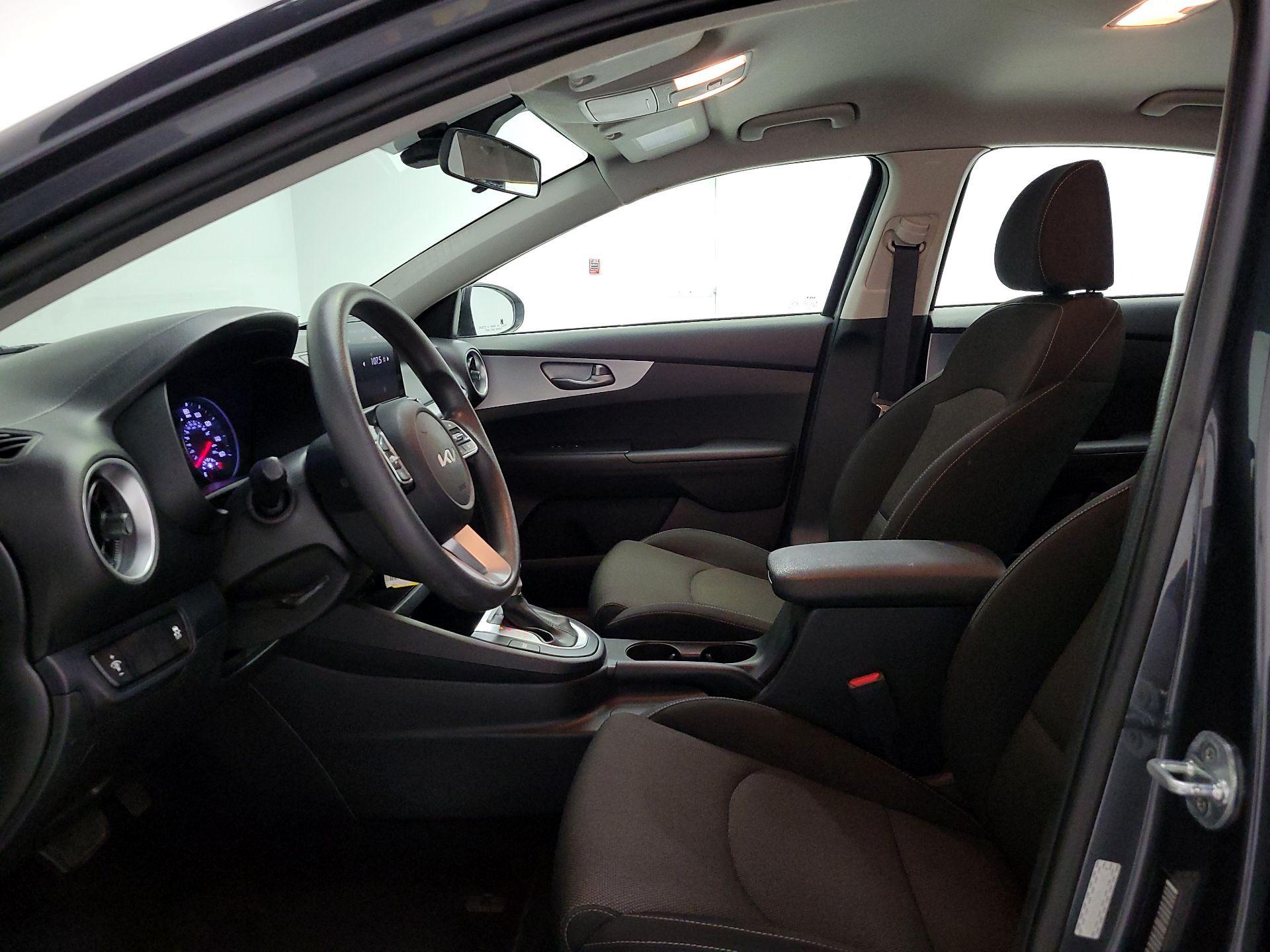 Thumbnail: 2022 Kia Forte - 11