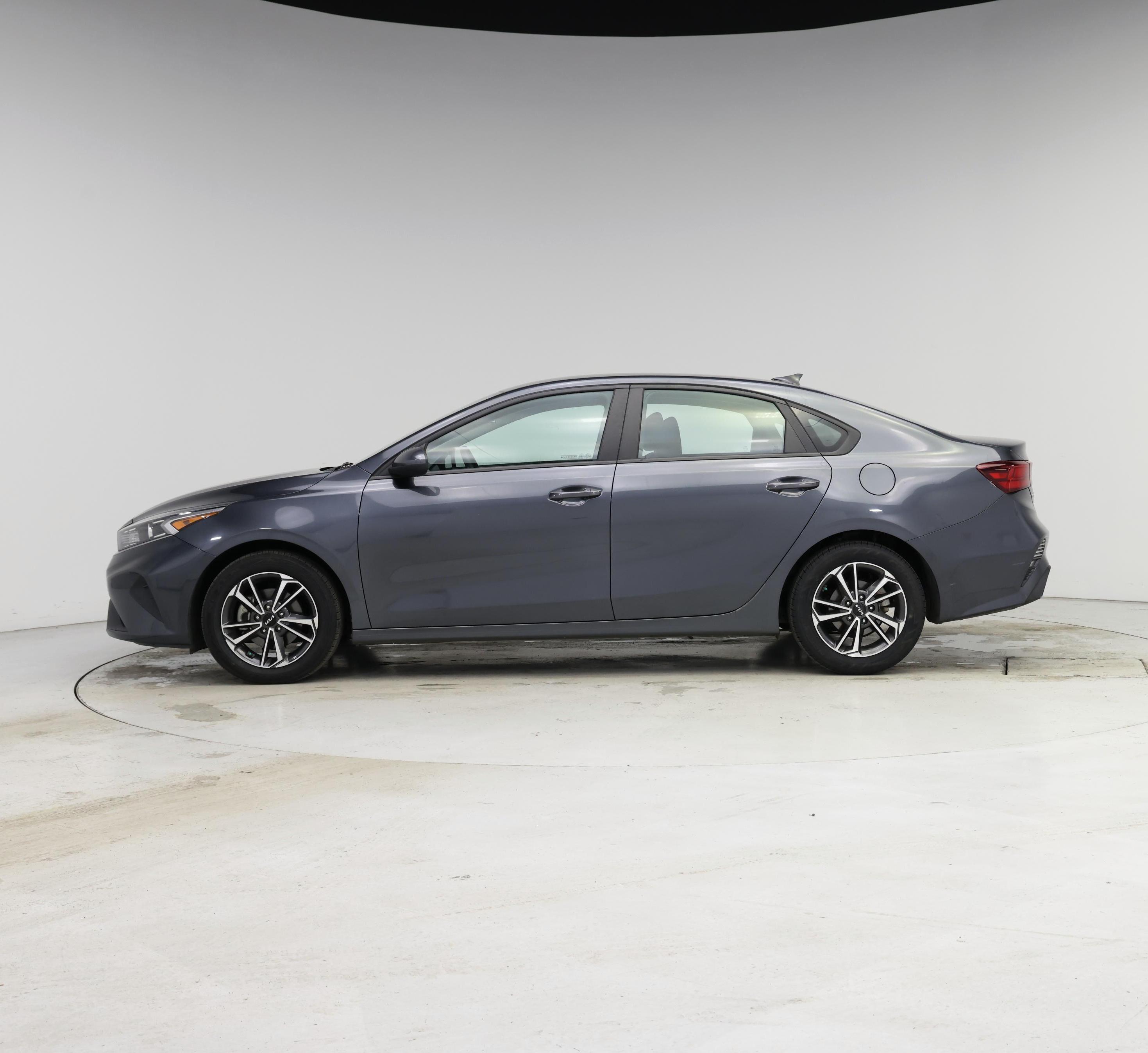 Thumbnail: 2022 Kia Forte - 3