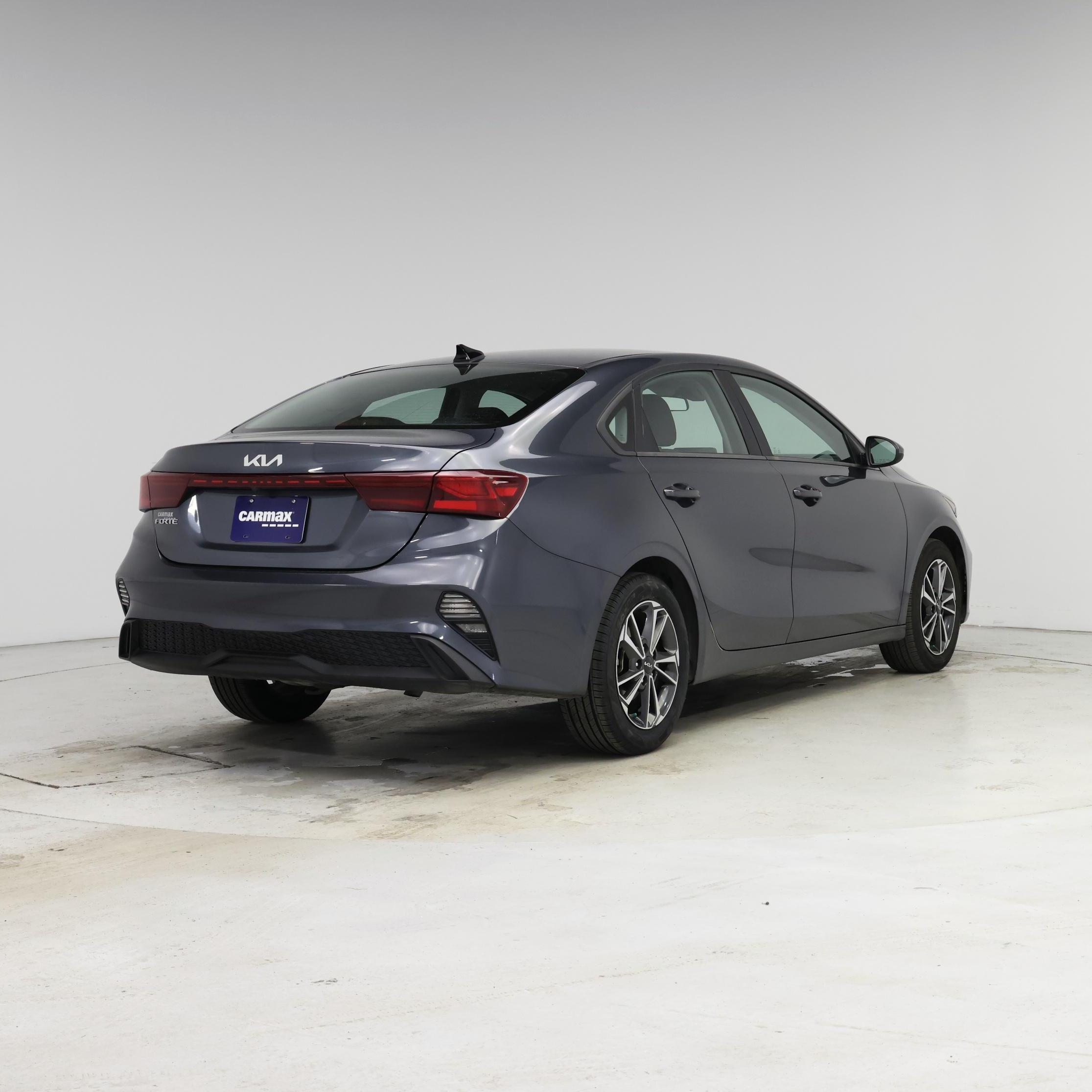 Thumbnail: 2022 Kia Forte - 8