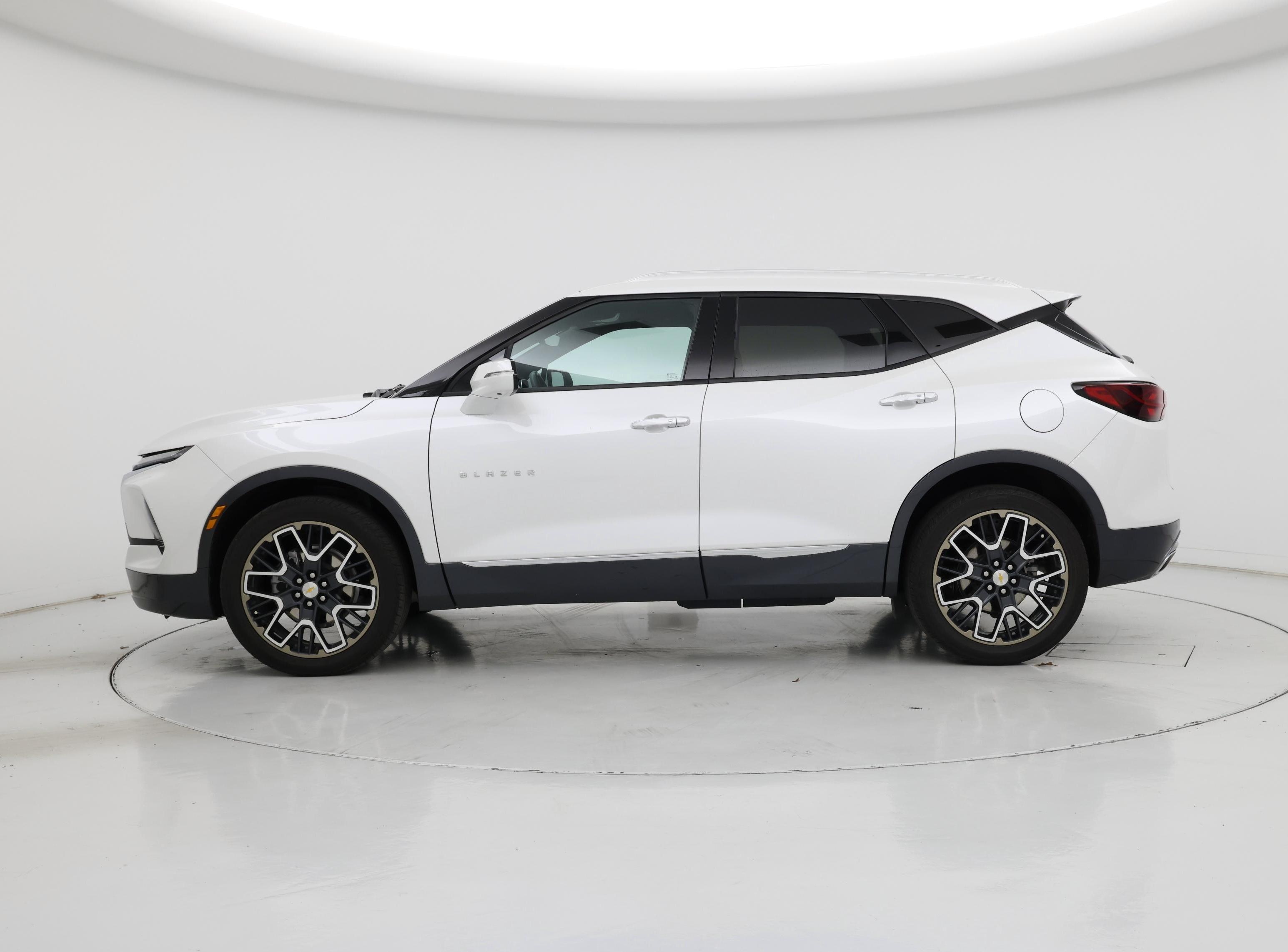 Thumbnail: 2023 Chevrolet Blazer - 3