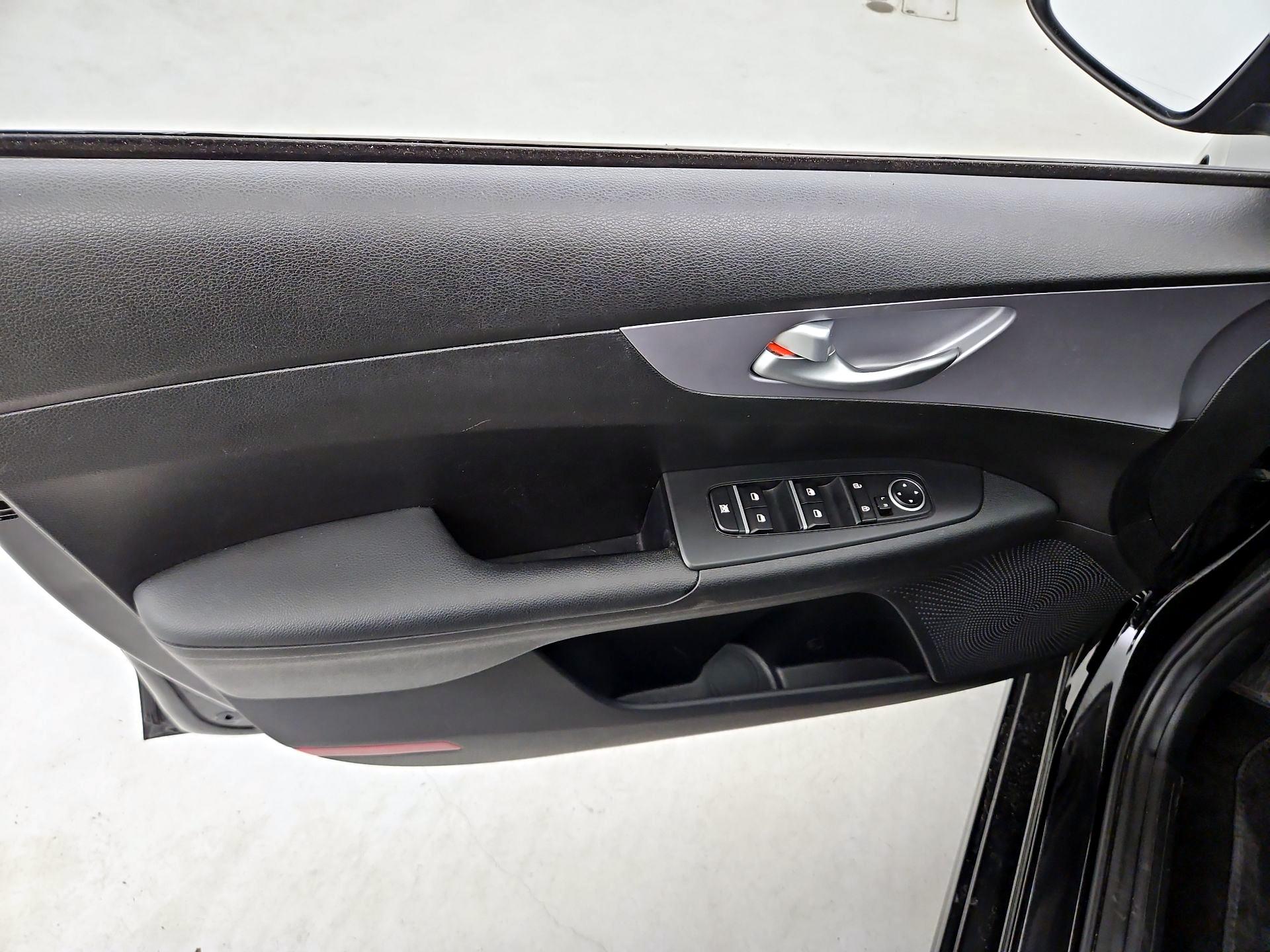 Thumbnail: 2024 Kia Forte - 12