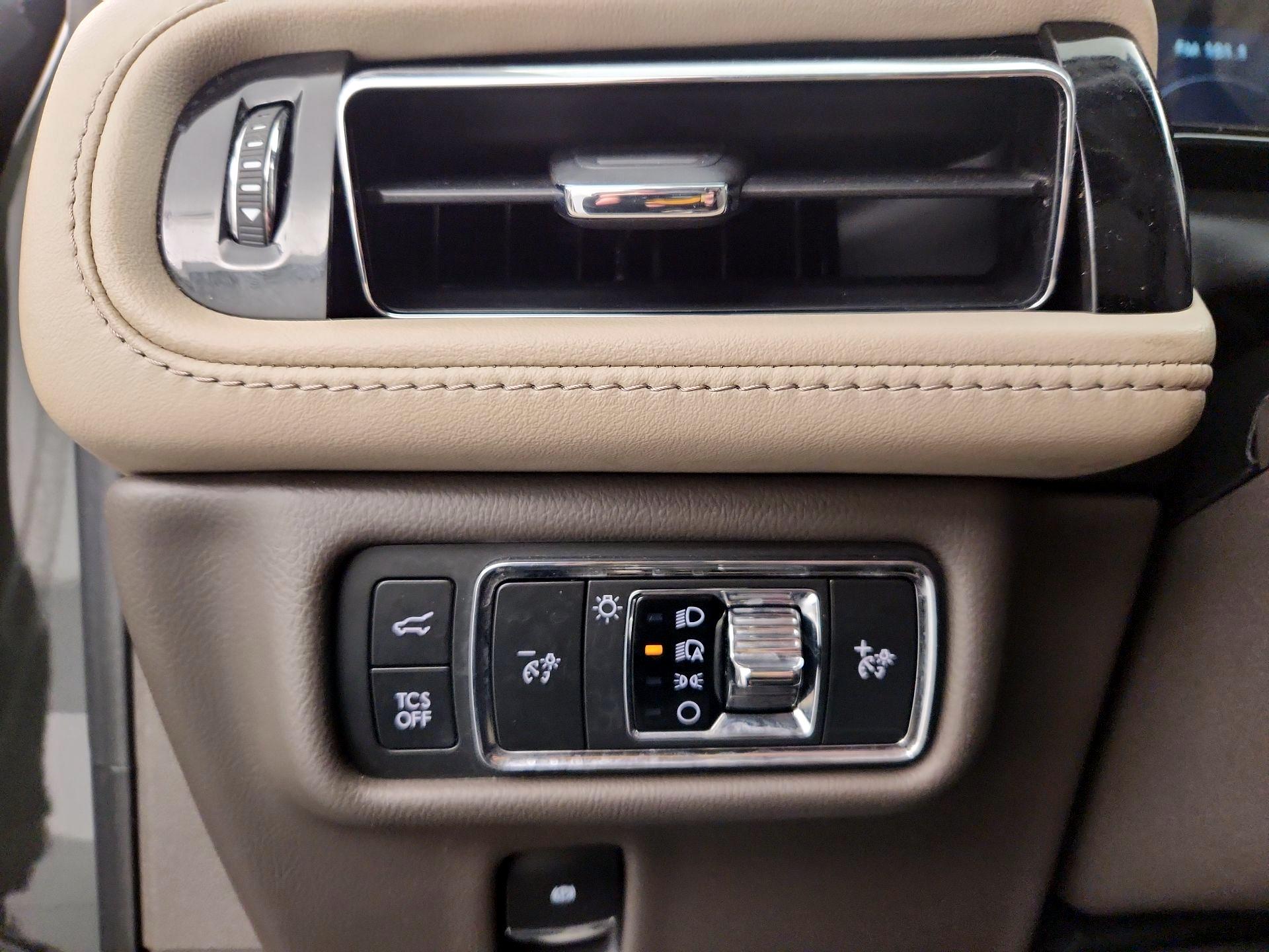 Thumbnail: 2022 Lincoln Nautilus - 13