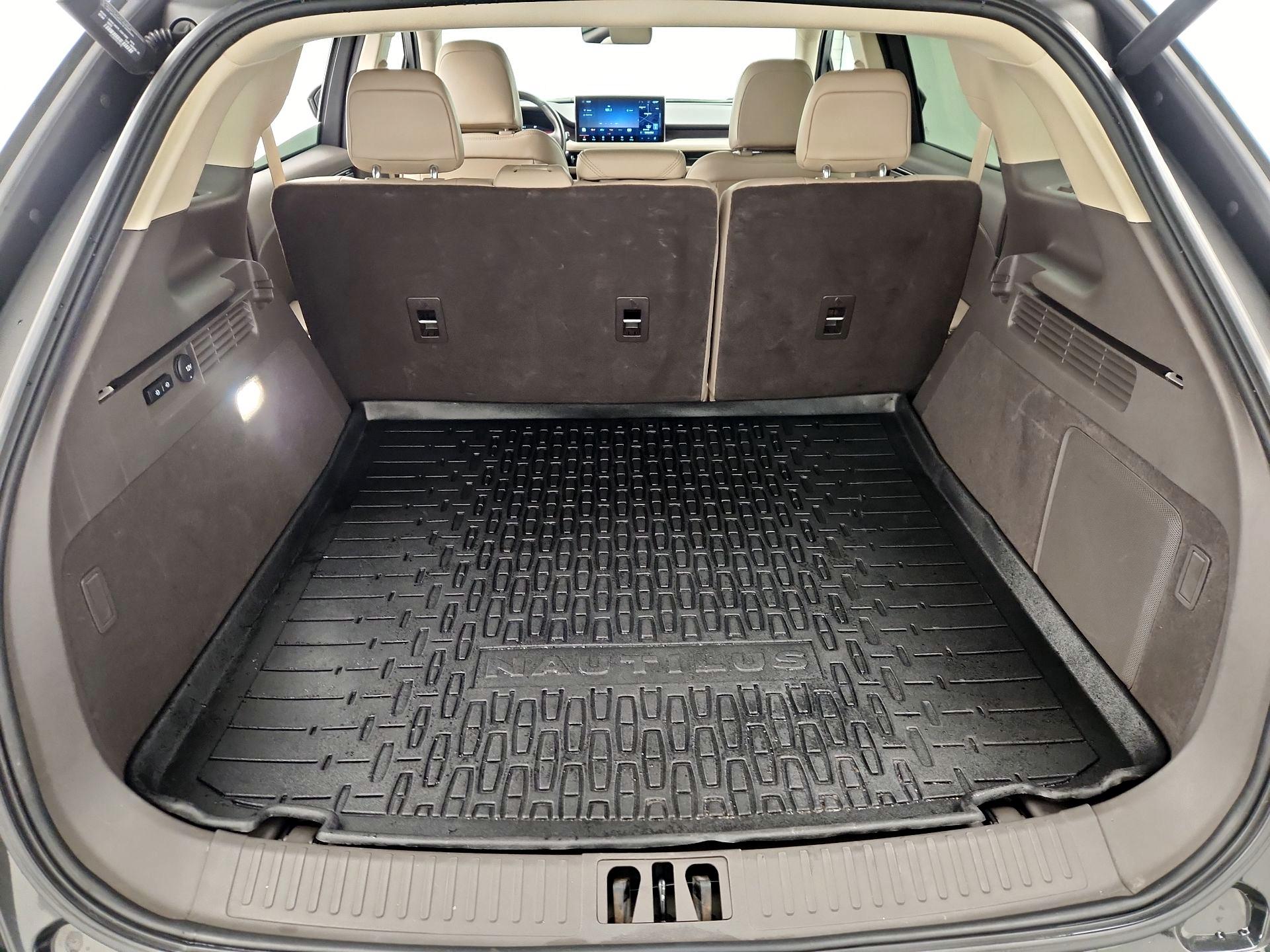 Thumbnail: 2022 Lincoln Nautilus - 20