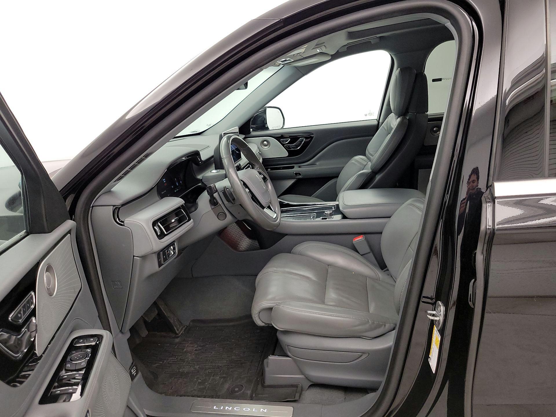 Thumbnail: 2020 Lincoln Aviator - 11