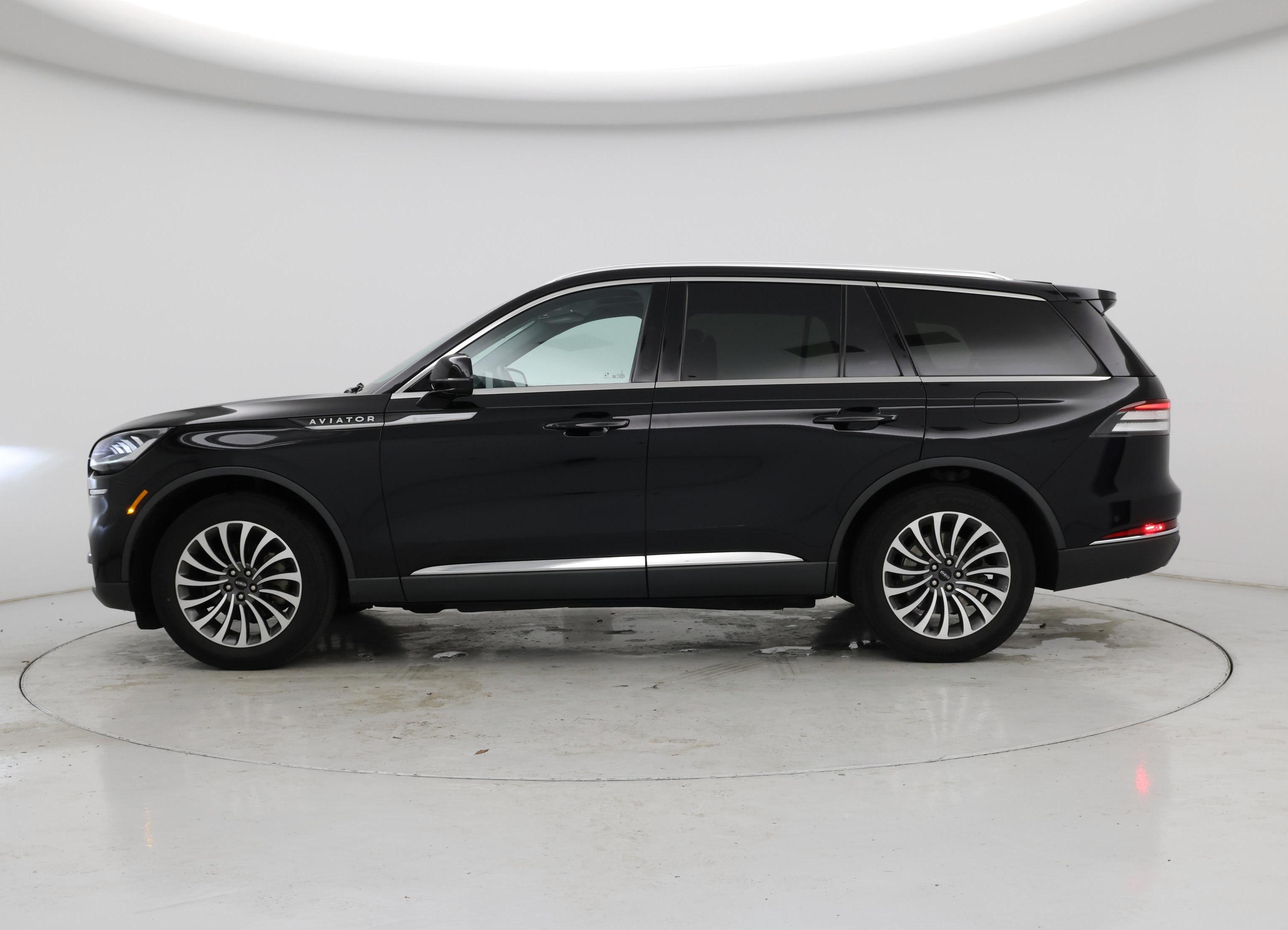 Thumbnail: 2020 Lincoln Aviator - 3