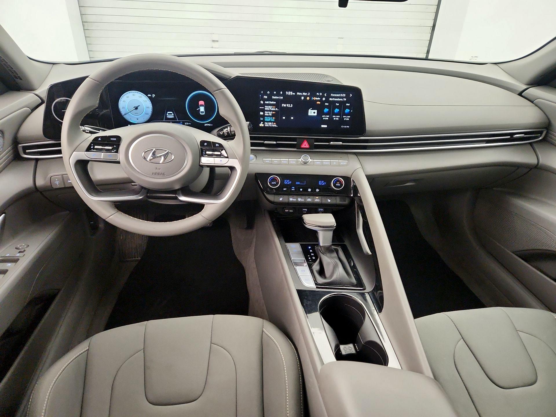 Thumbnail: 2023 Hyundai Elantra - 9