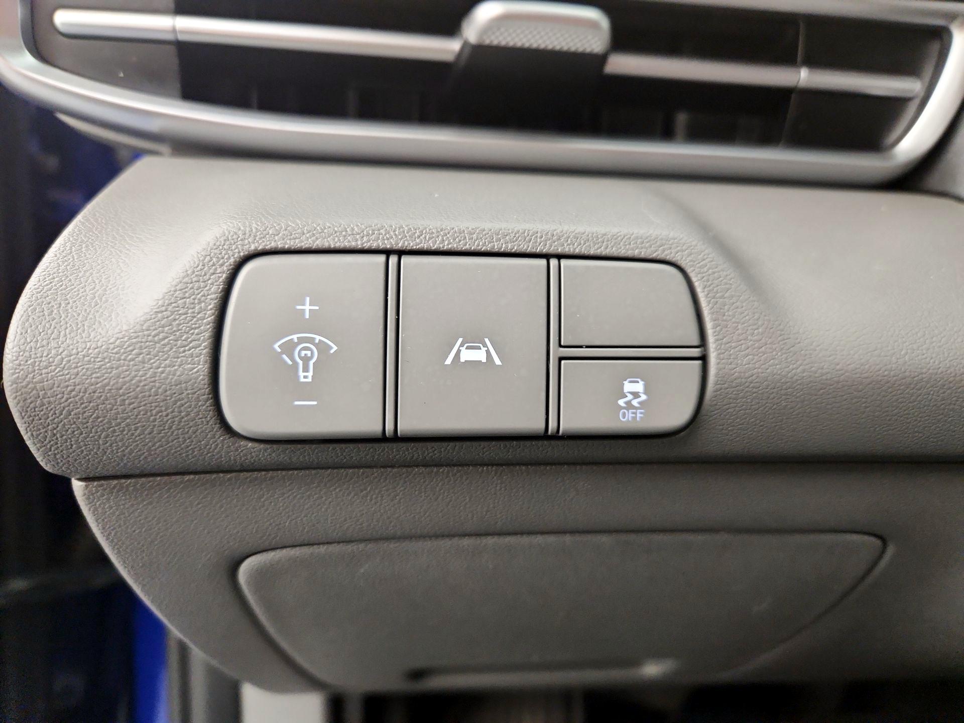 Thumbnail: 2023 Hyundai Elantra - 13