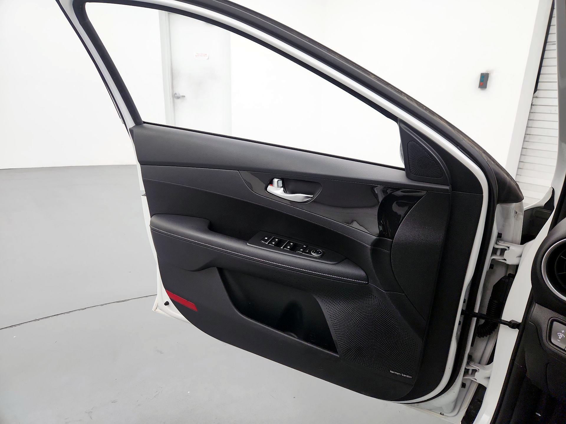 Thumbnail: 2024 Kia Forte - 12