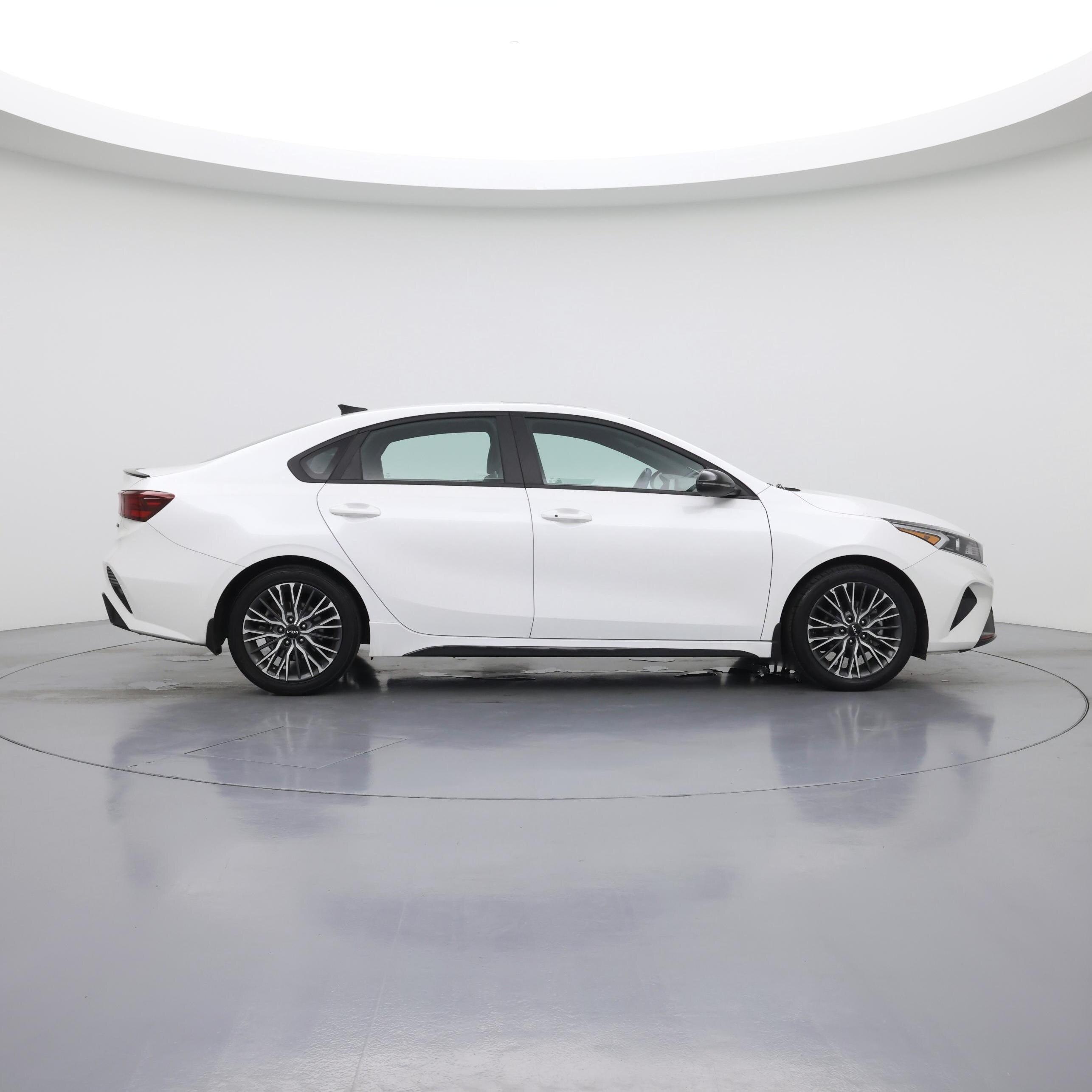 Thumbnail: 2024 Kia Forte - 7