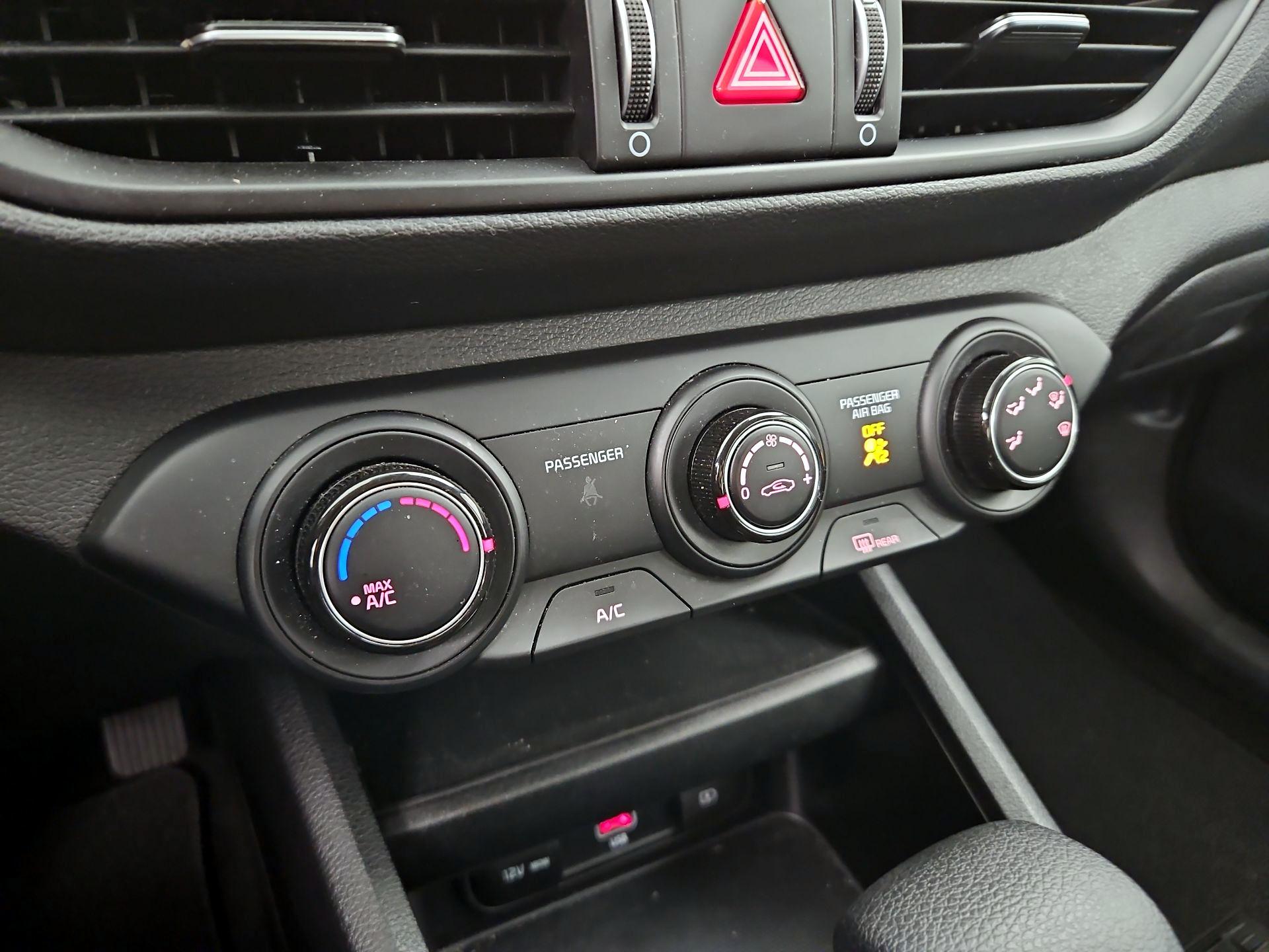 Thumbnail: 2024 Kia Forte - 16