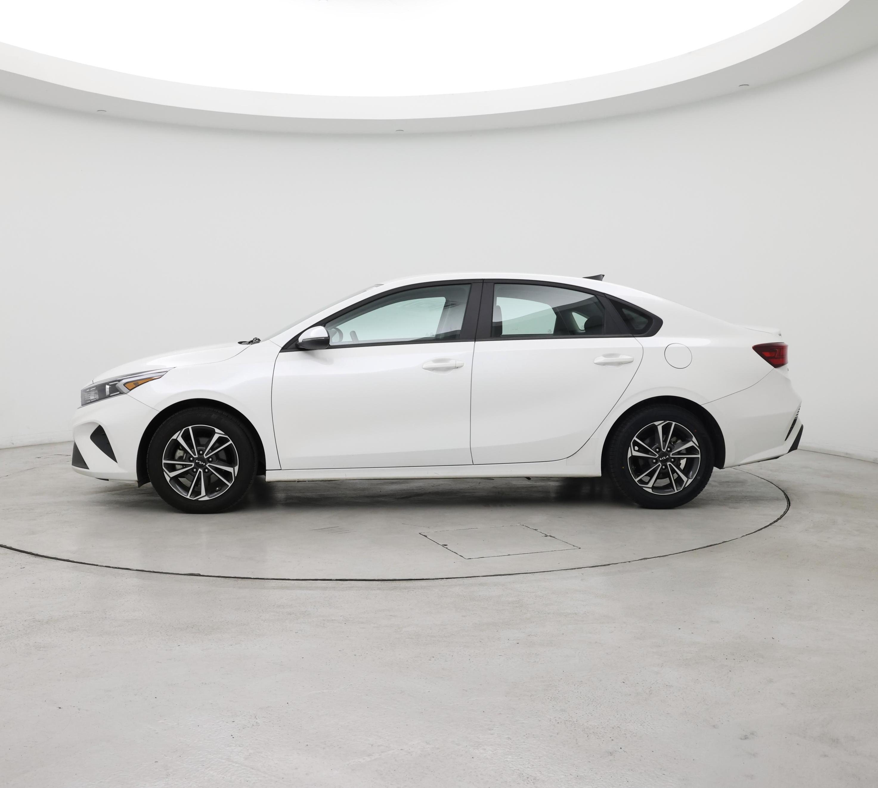 Thumbnail: 2024 Kia Forte - 3