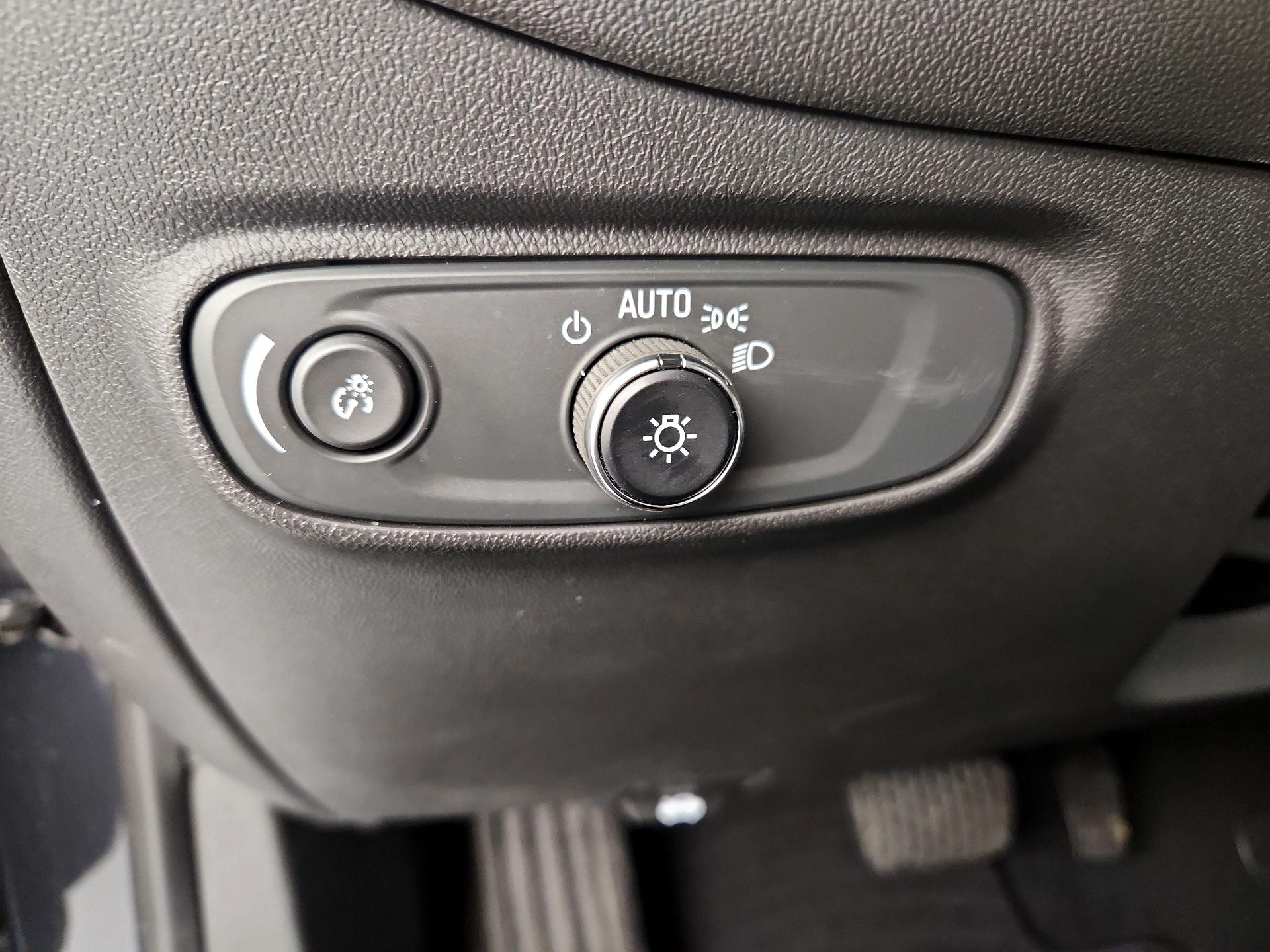 Thumbnail: 2022 Chevrolet Equinox - 13